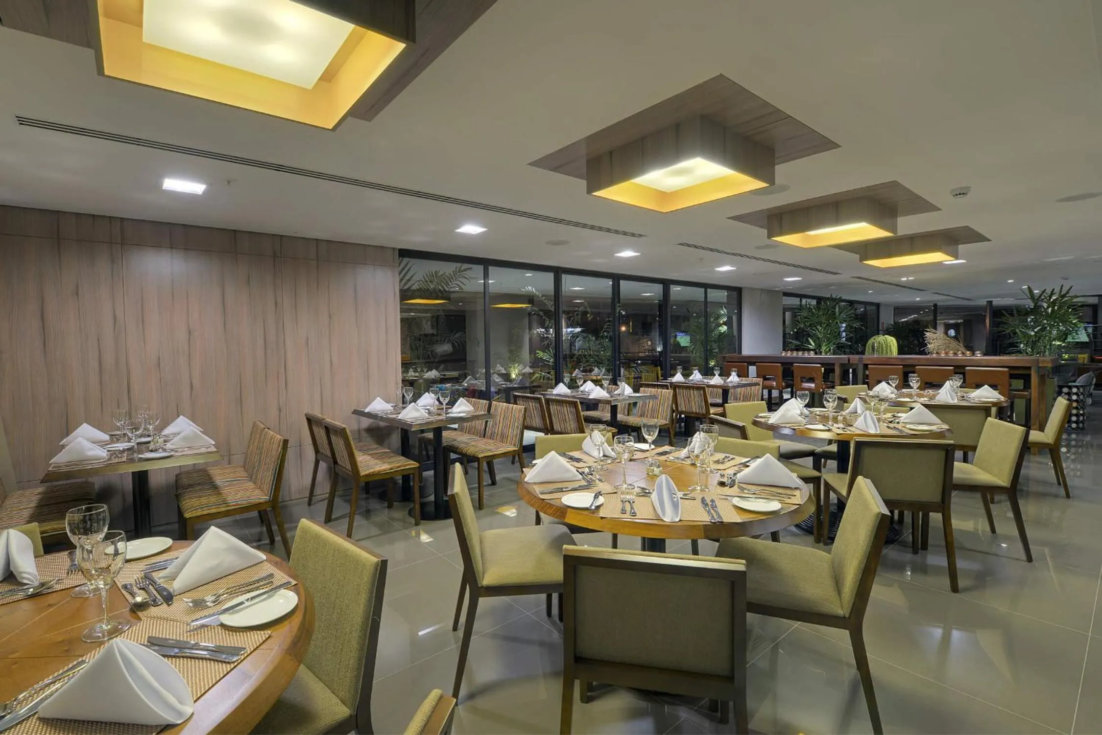 Restaurant/places to eat in Deville Prime Campo Grande
