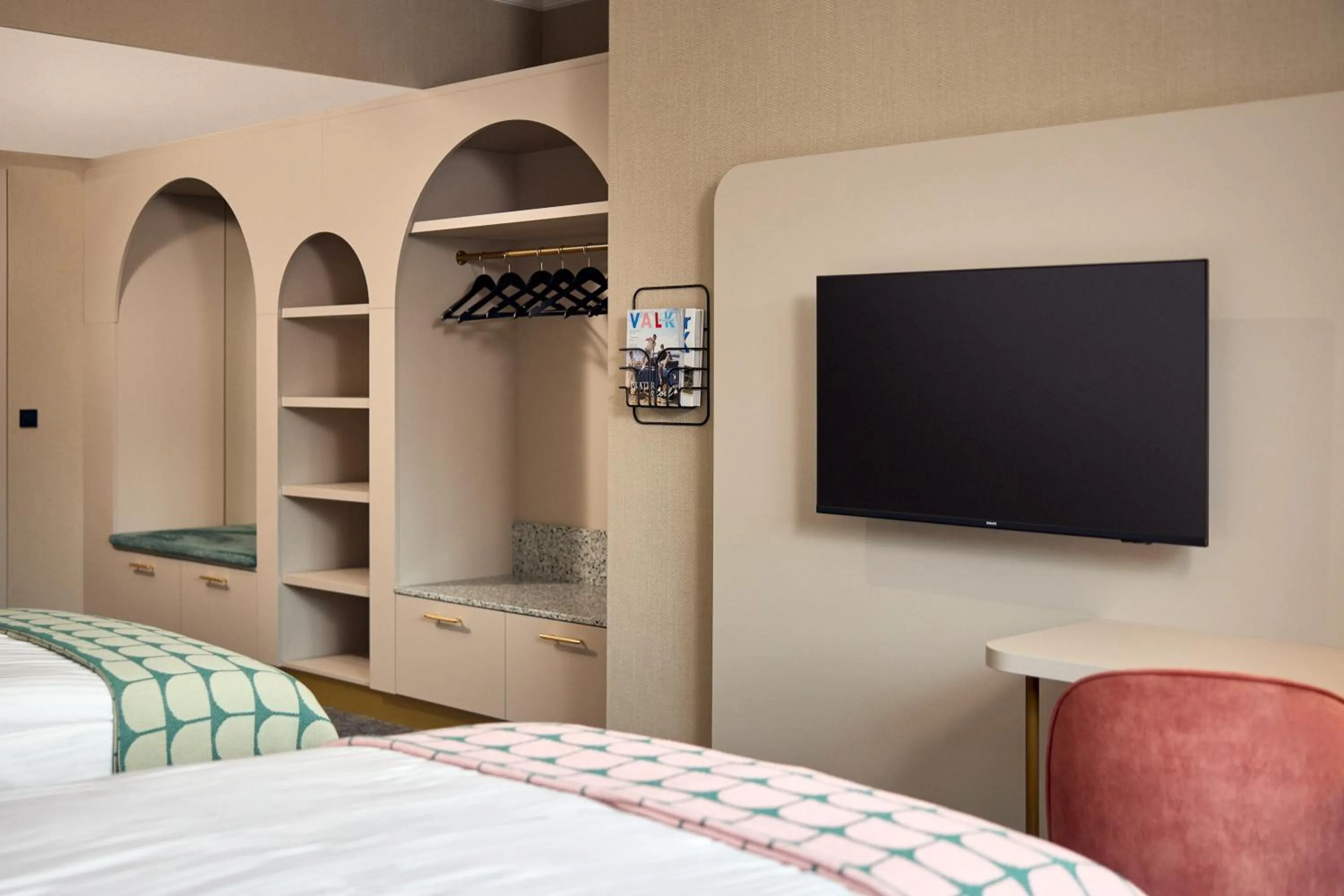wardrobe, Bed in Van der Valk Hotel Park Lane Antwerpen