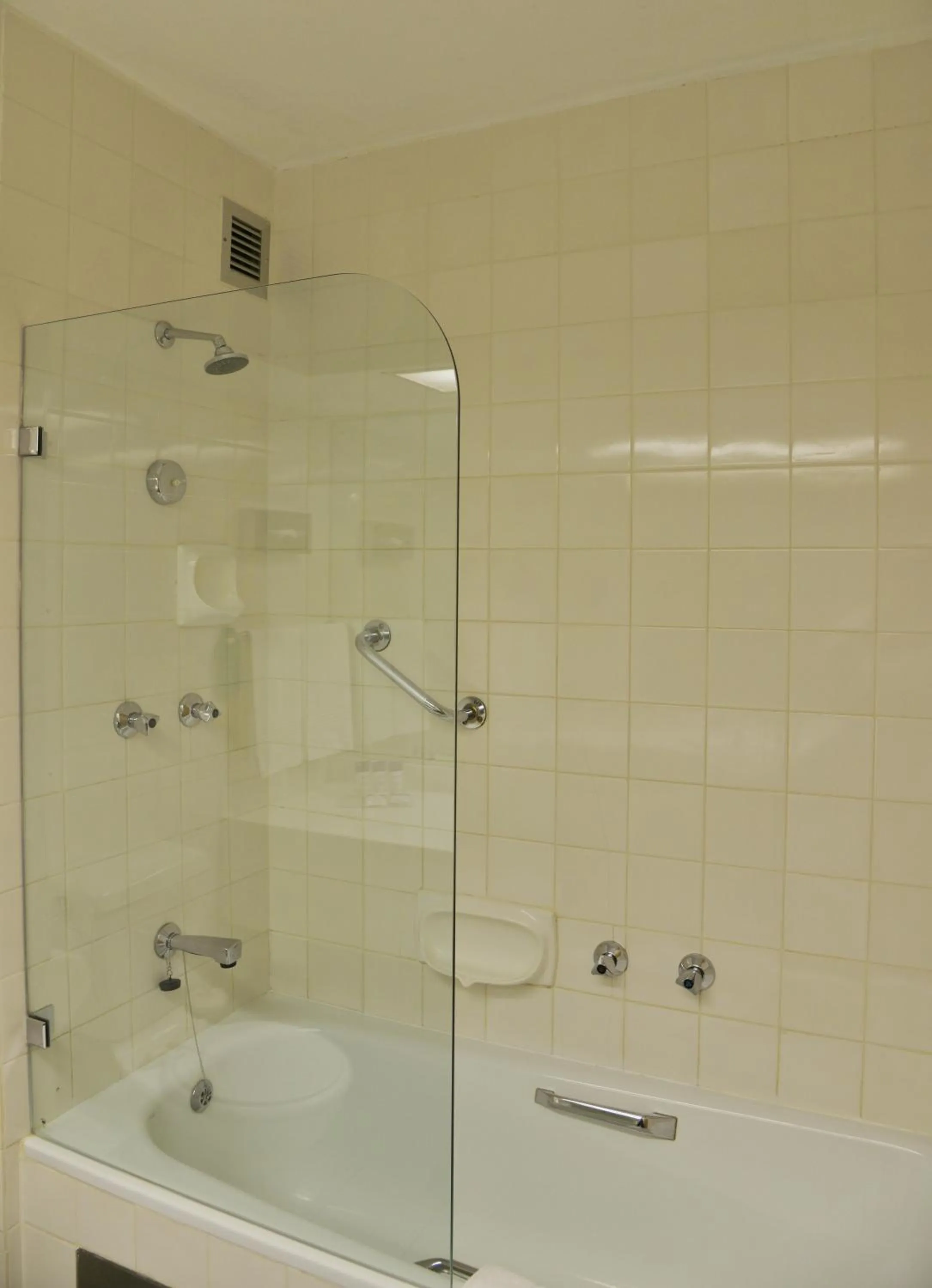 Bathroom in Protea Hotel by Marriott Worcester Cumberland