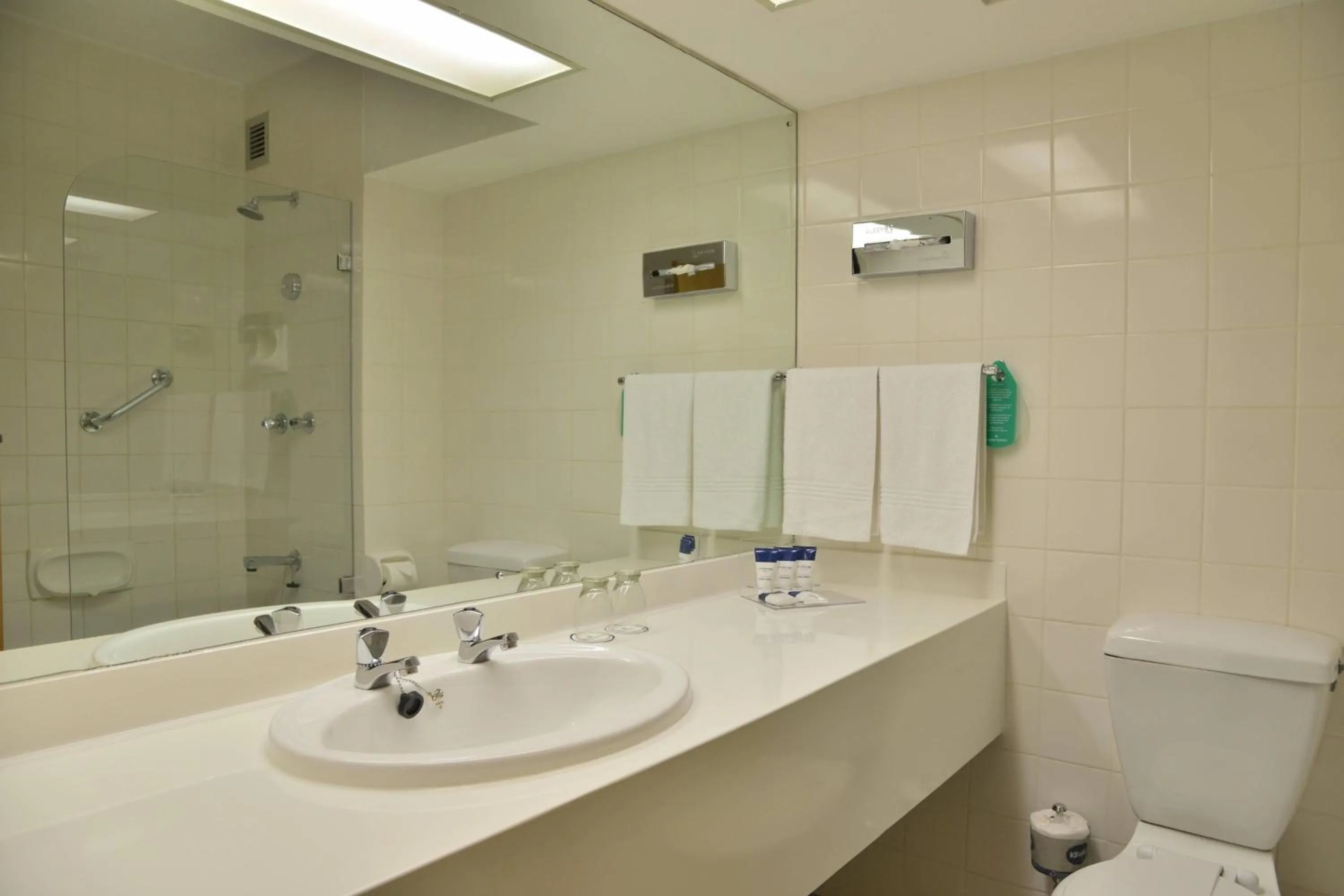 Bathroom in Protea Hotel by Marriott Worcester Cumberland