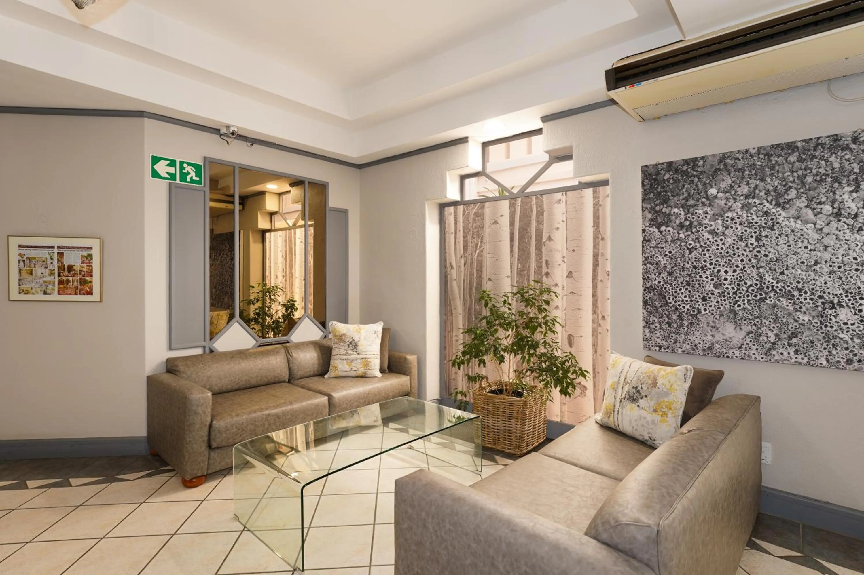 Seating area in Cumberland Hotel Worcester