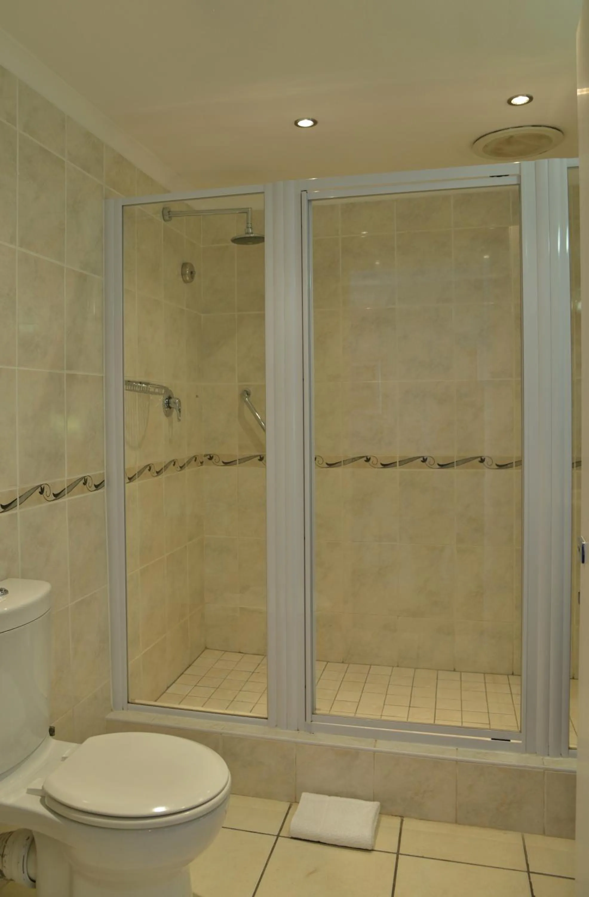 Bathroom in Protea Hotel by Marriott Worcester Cumberland