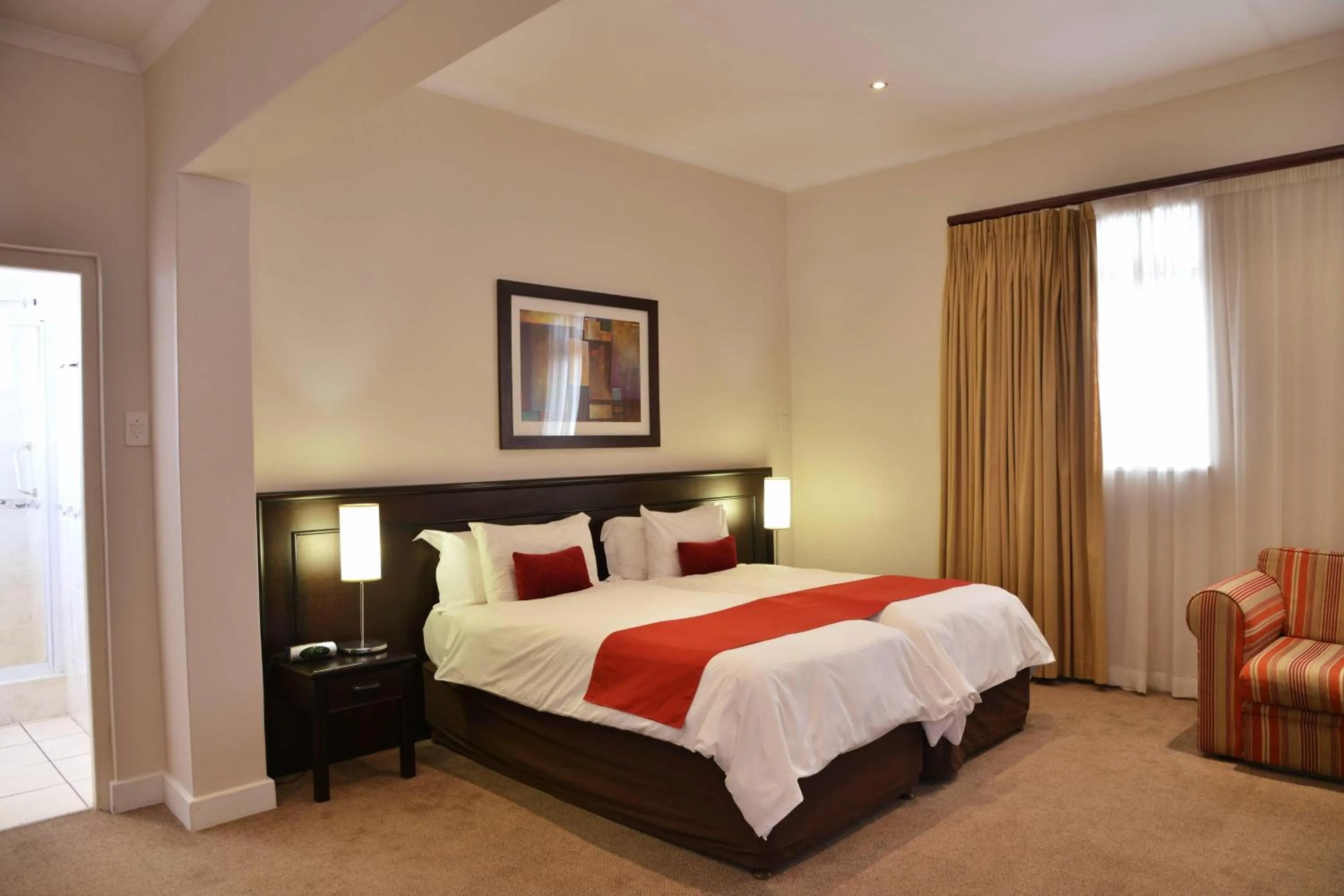 Photo of the whole room, Bed in Protea Hotel by Marriott Worcester Cumberland