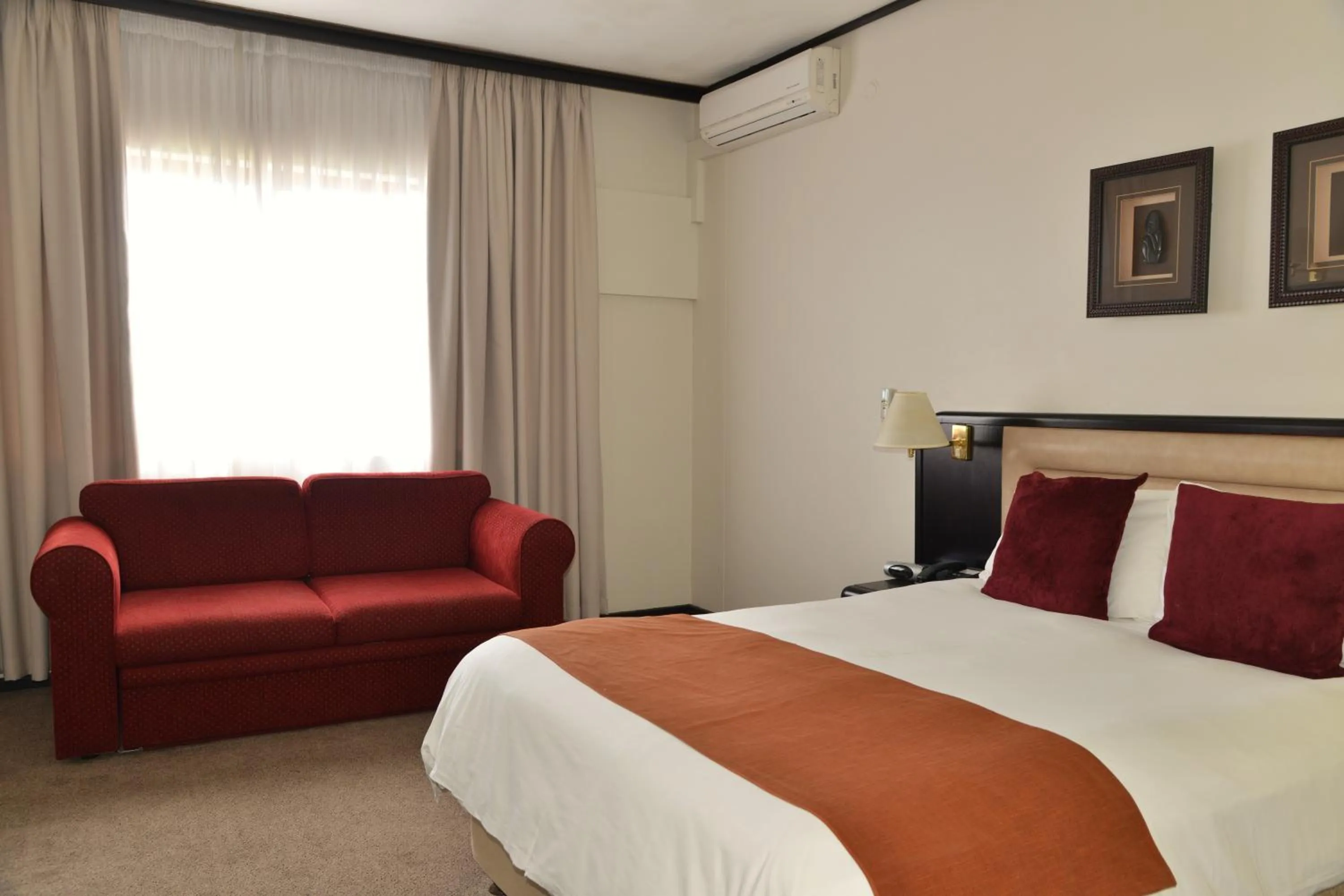 Bedroom, Bed in Protea Hotel by Marriott Worcester Cumberland