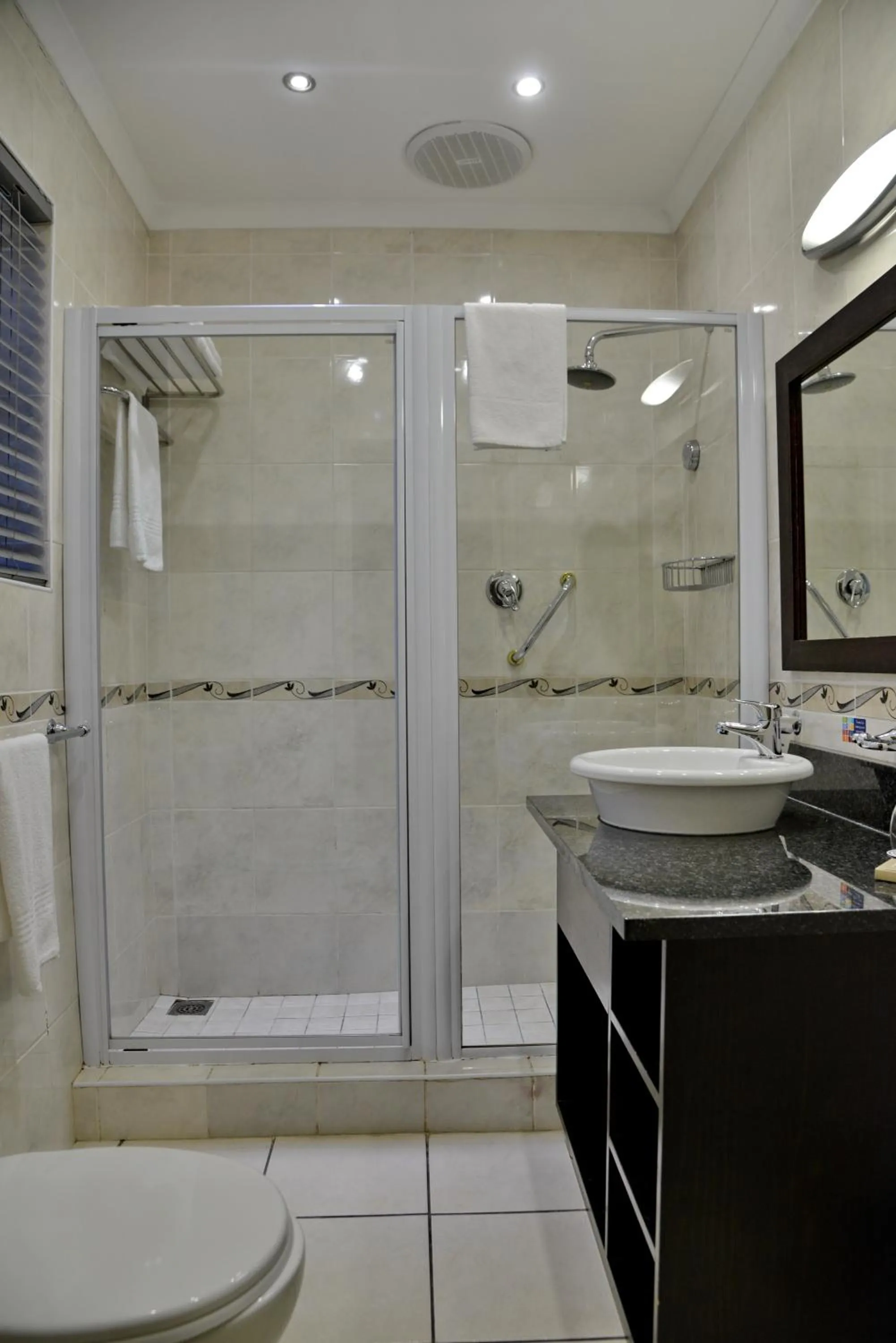 Shower, Bathroom in Protea Hotel by Marriott Worcester Cumberland