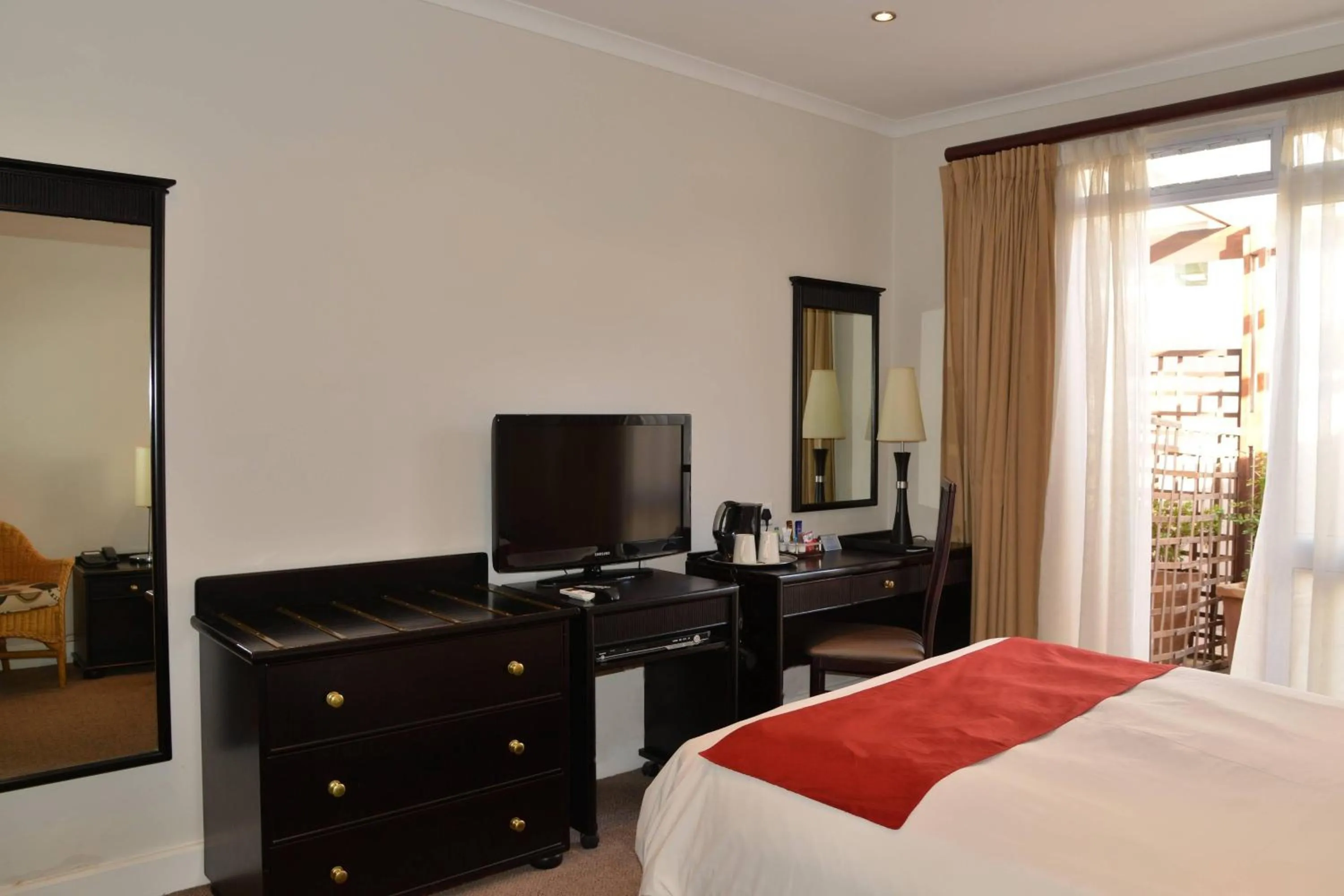 Photo of the whole room, Bed in Protea Hotel by Marriott Worcester Cumberland