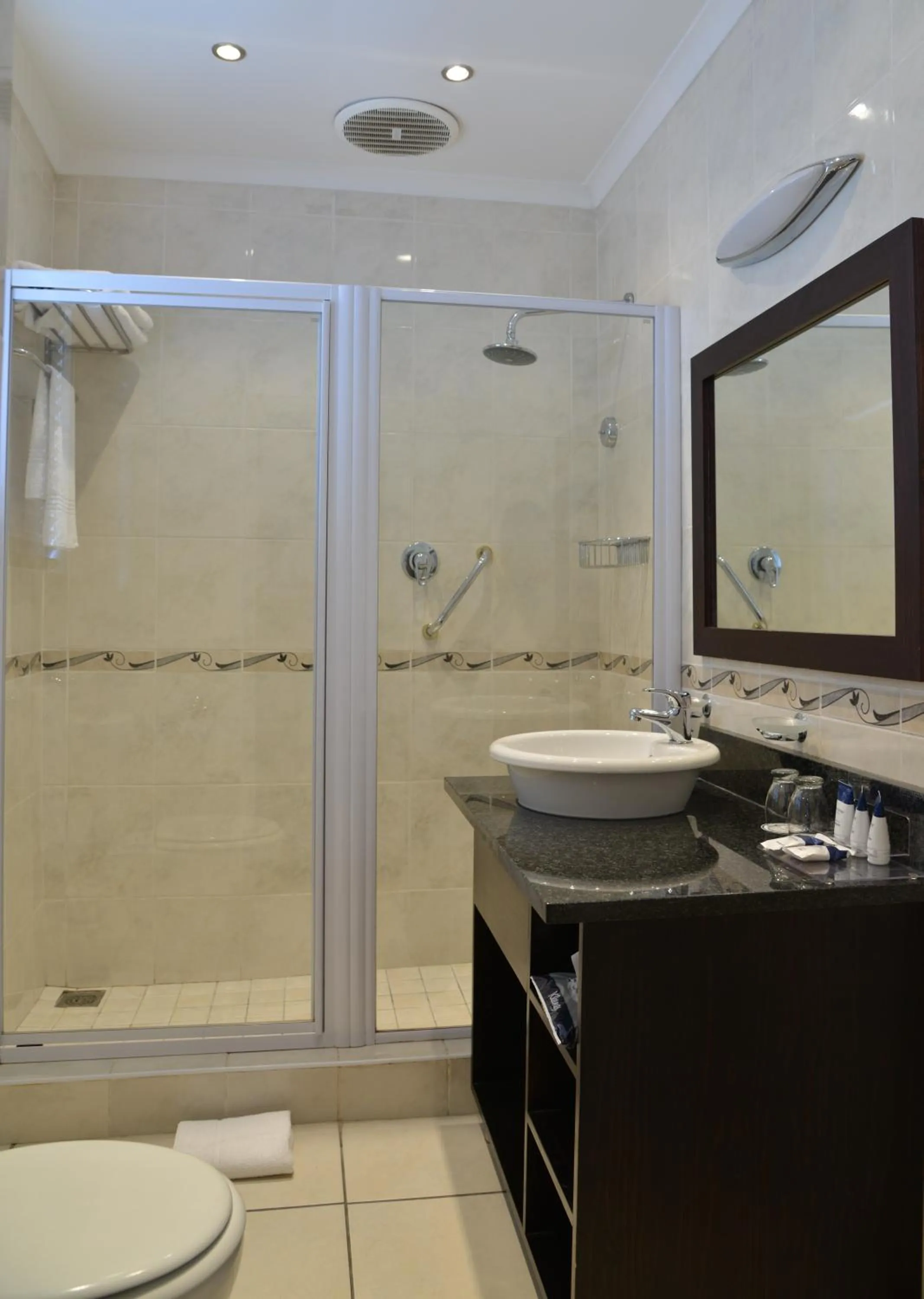 Bathroom in Protea Hotel by Marriott Worcester Cumberland