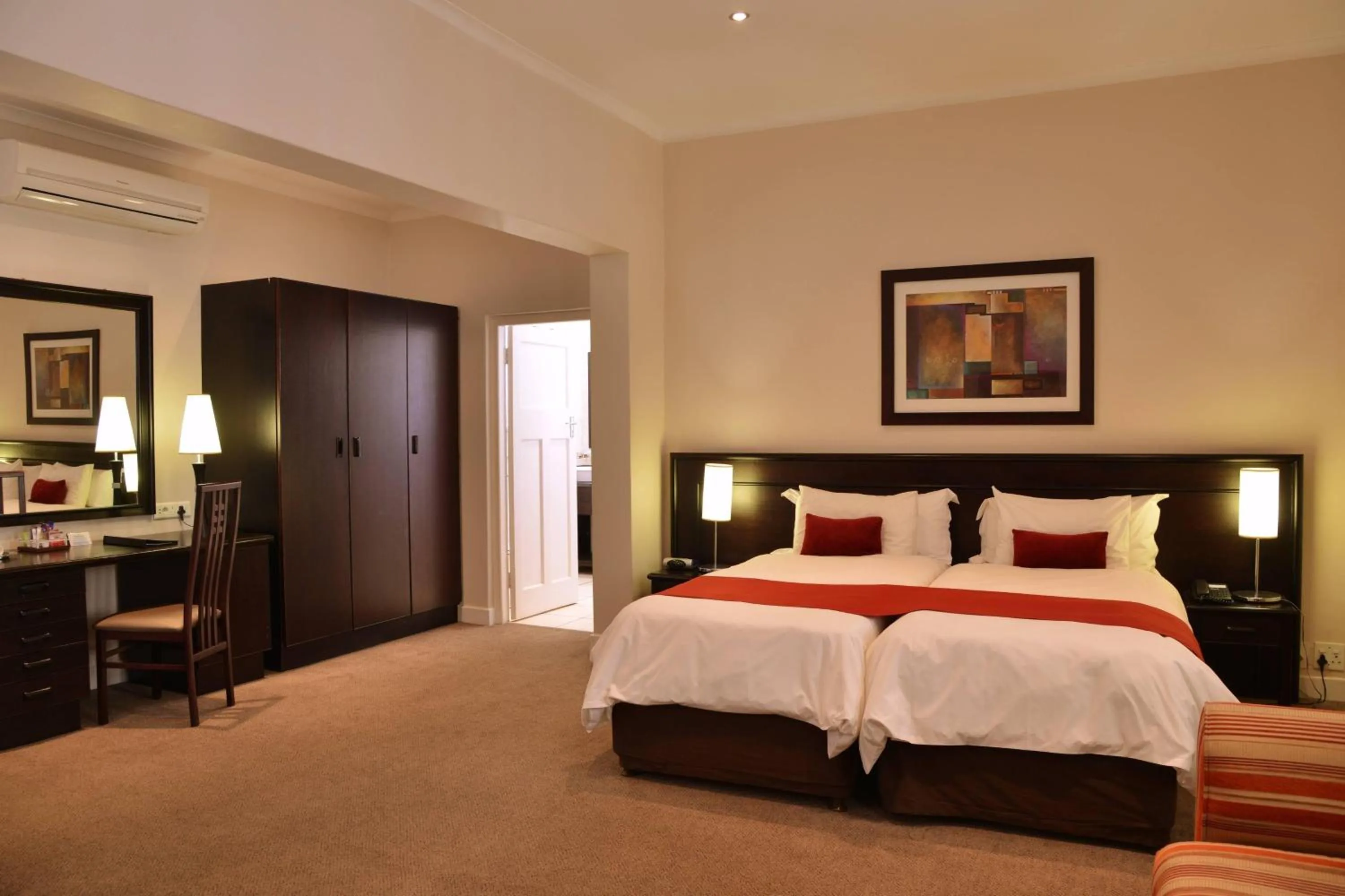 Photo of the whole room, Bed in Protea Hotel by Marriott Worcester Cumberland