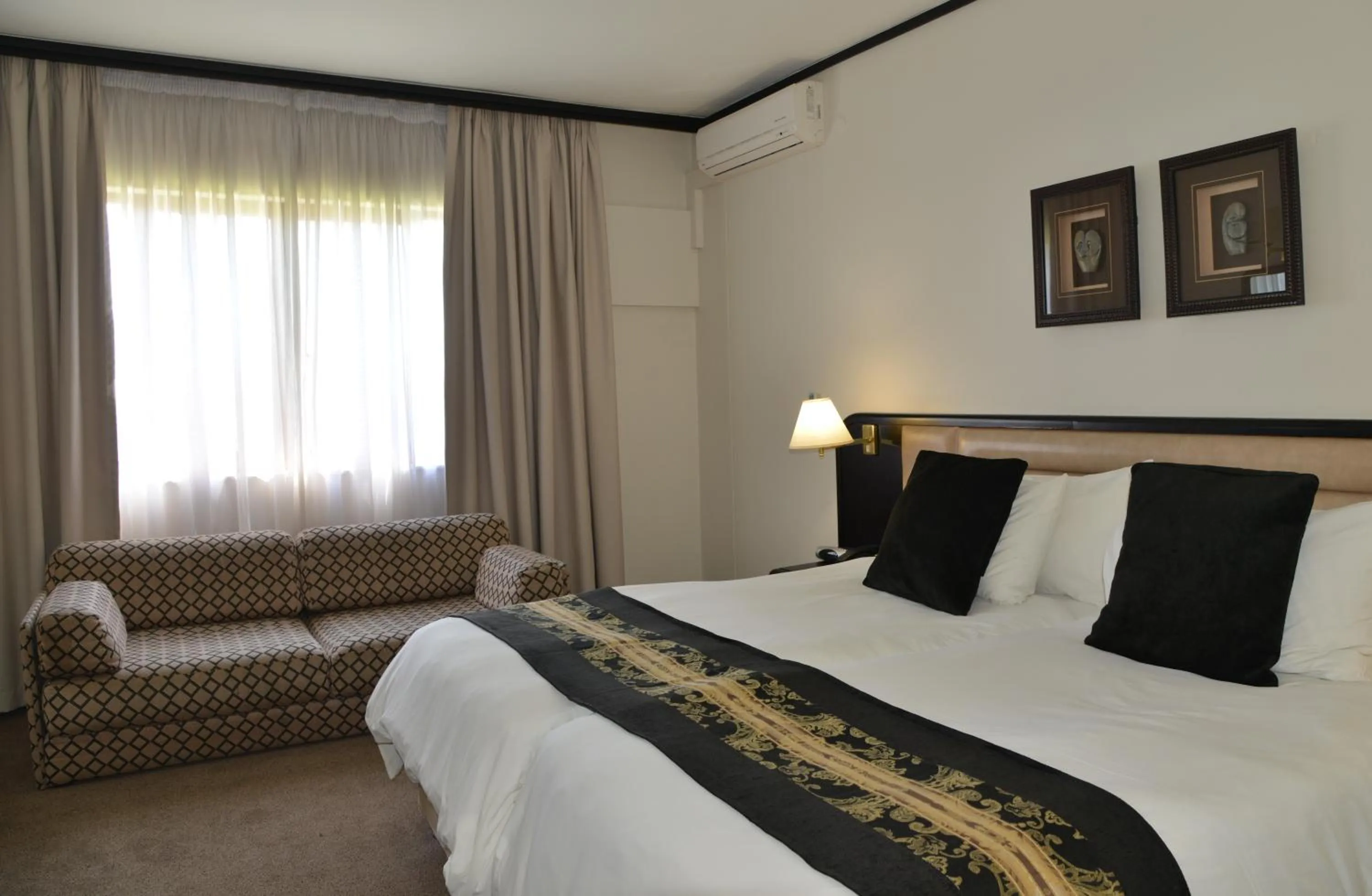 Bedroom, Bed in Protea Hotel by Marriott Worcester Cumberland