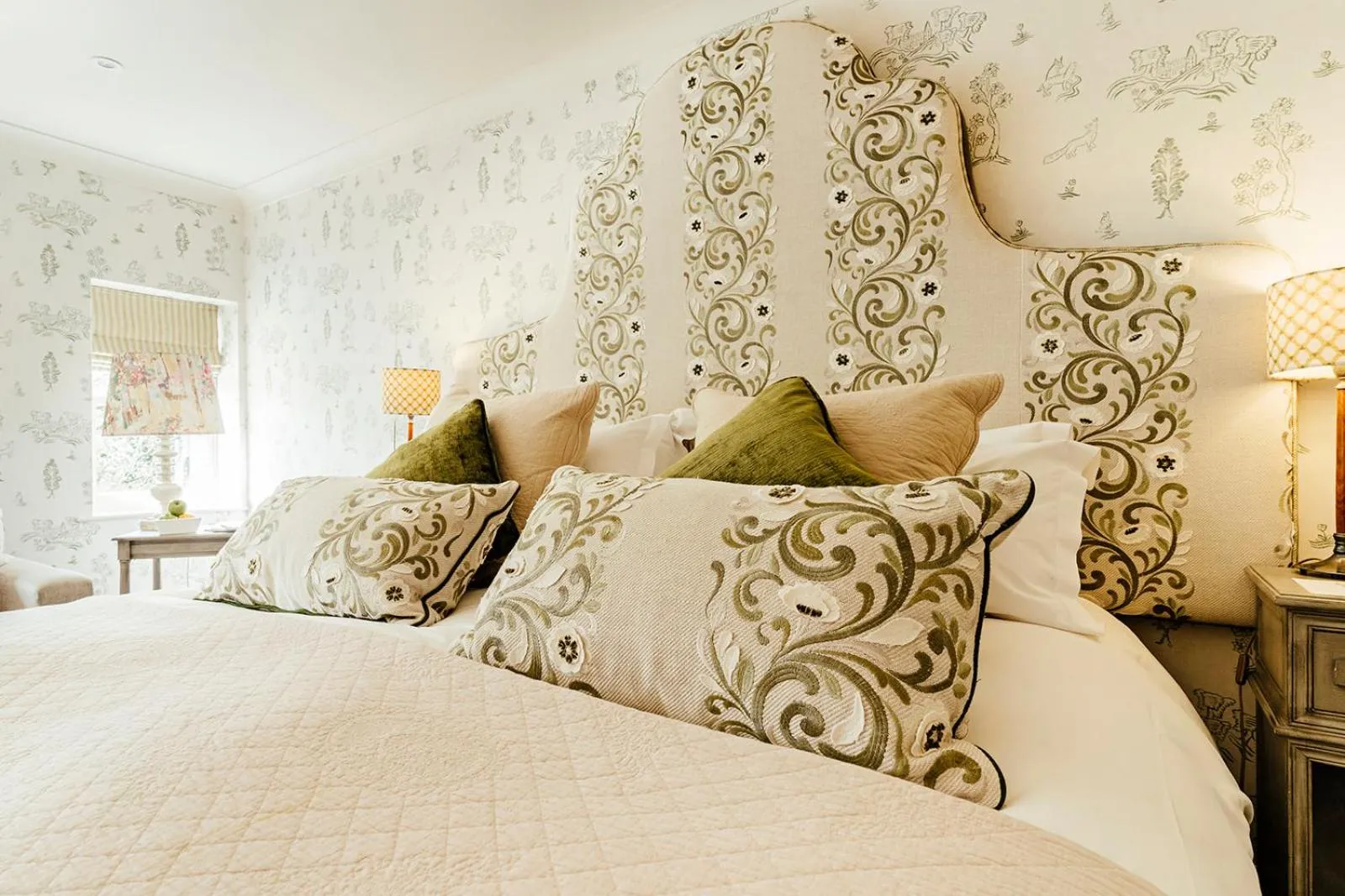 Bed in The Pheasant Hotel