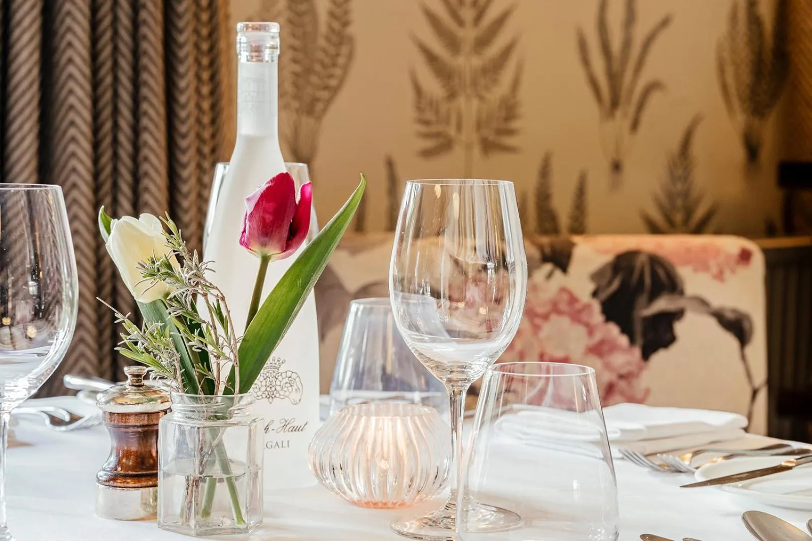 Food and drinks in The Pheasant Hotel