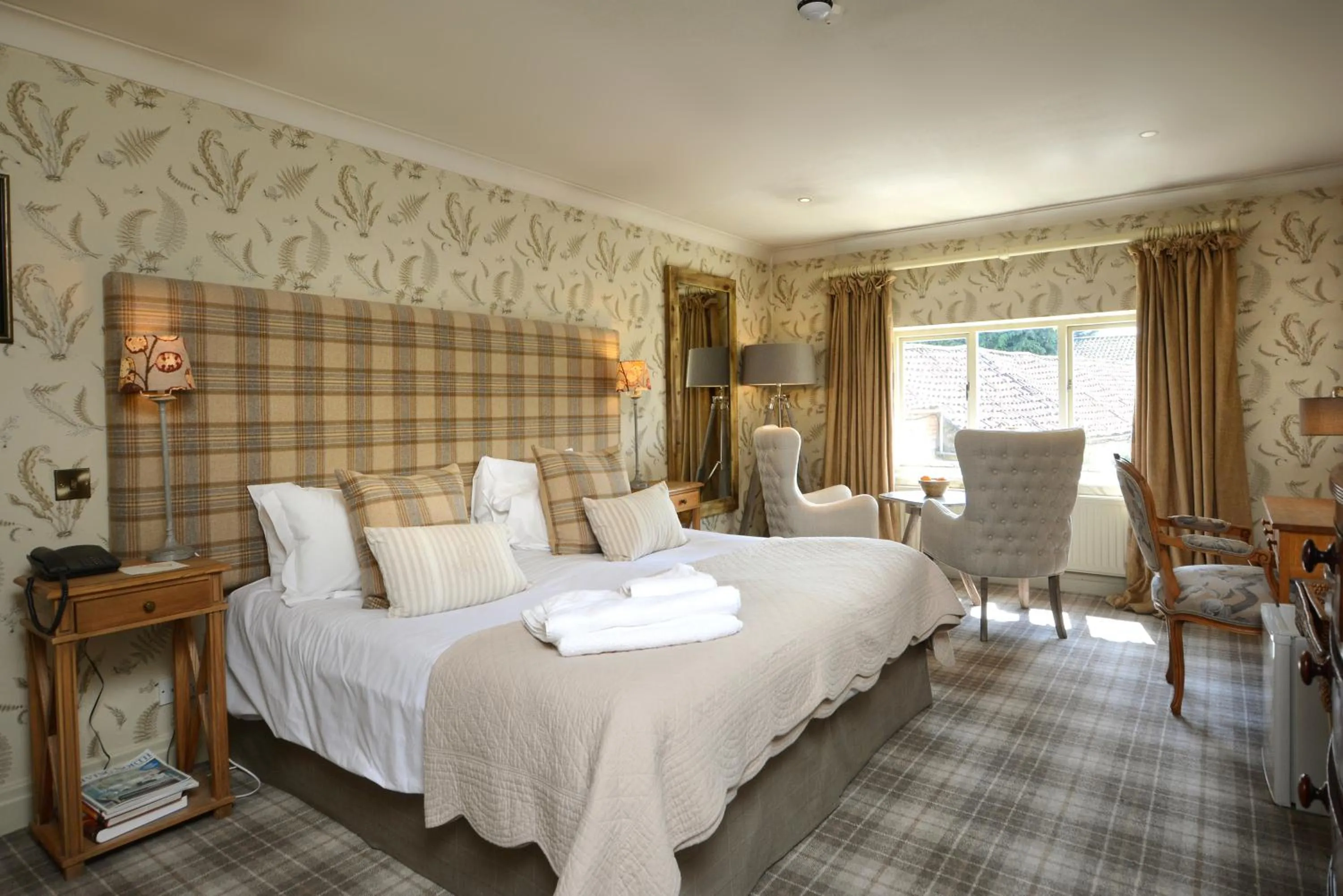 Bed in The Pheasant Hotel