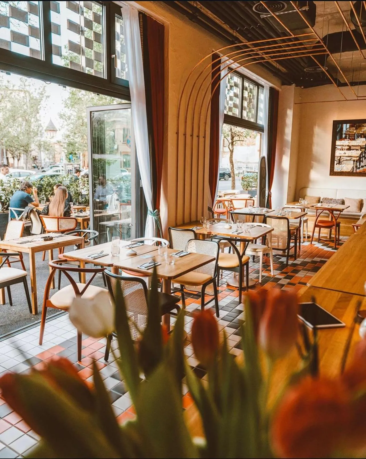 Restaurant/places to eat in Nishani Boutique