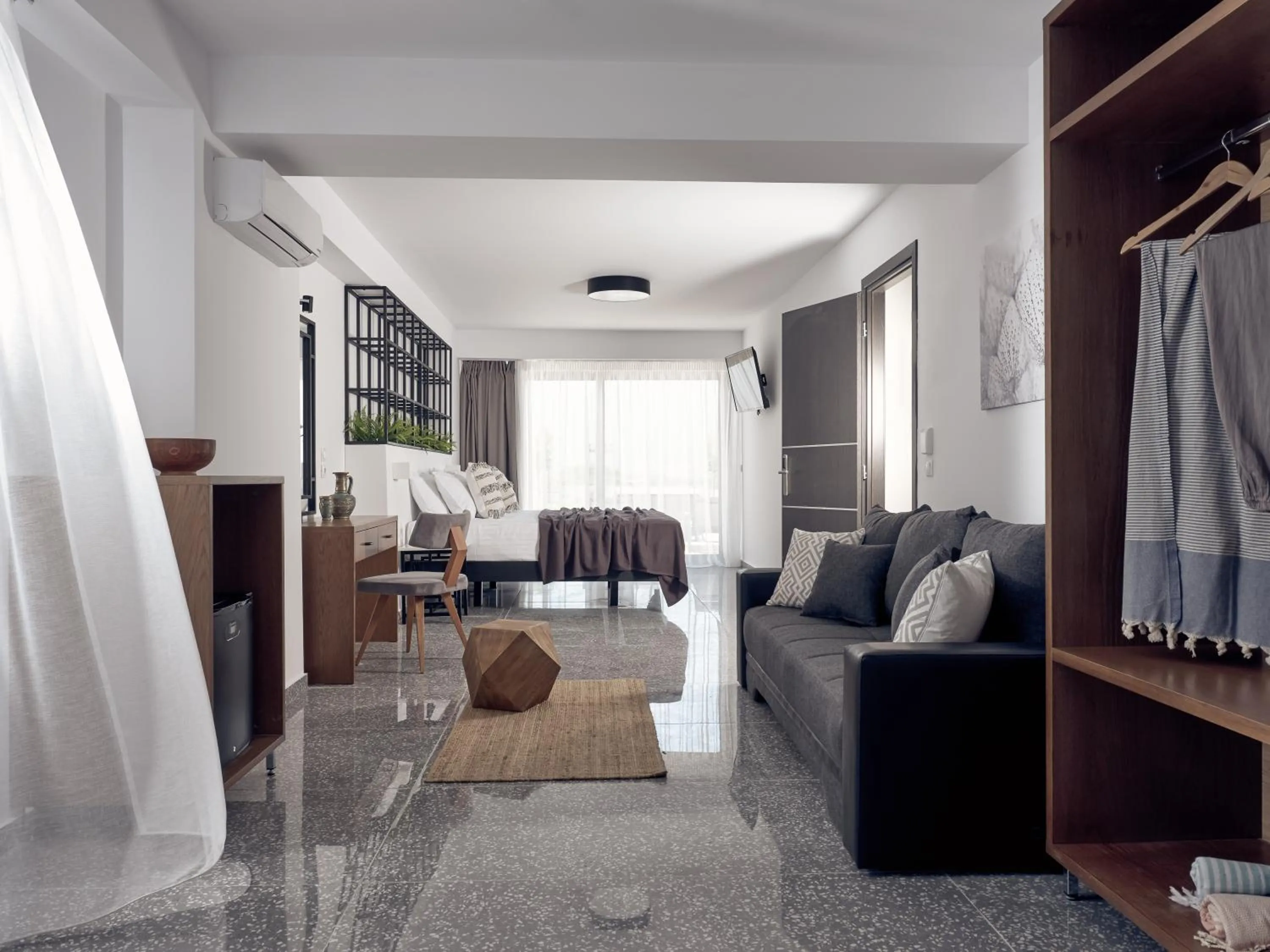 Bedroom, Bed in Letsos Hotel