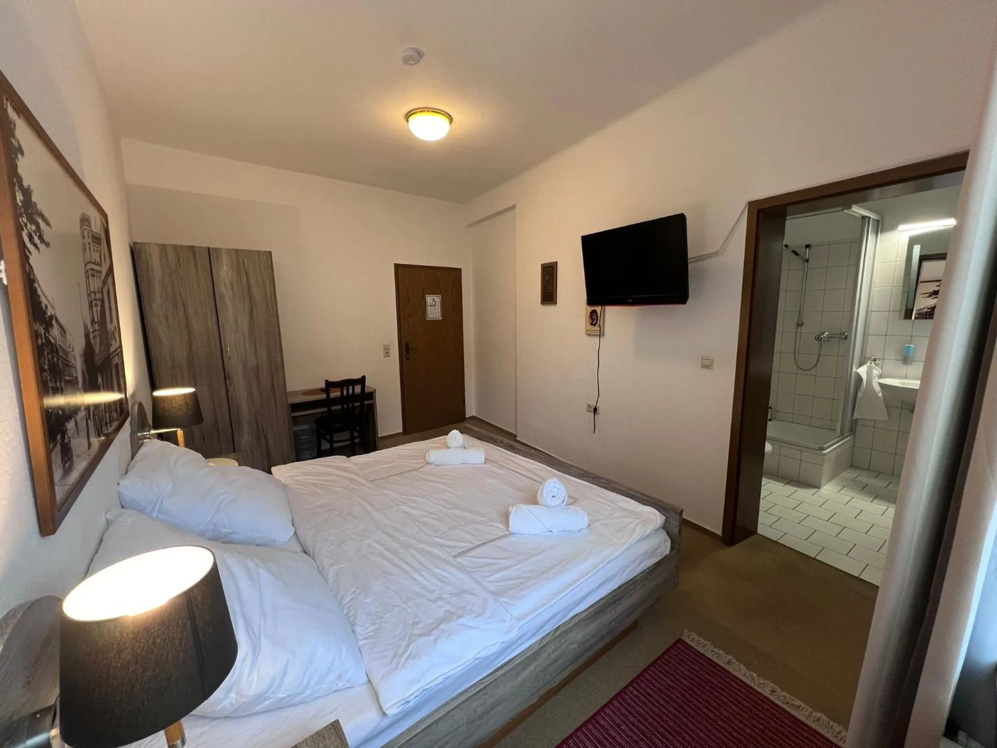 TV and multimedia, Bed in Hotel Doko Gardelegen