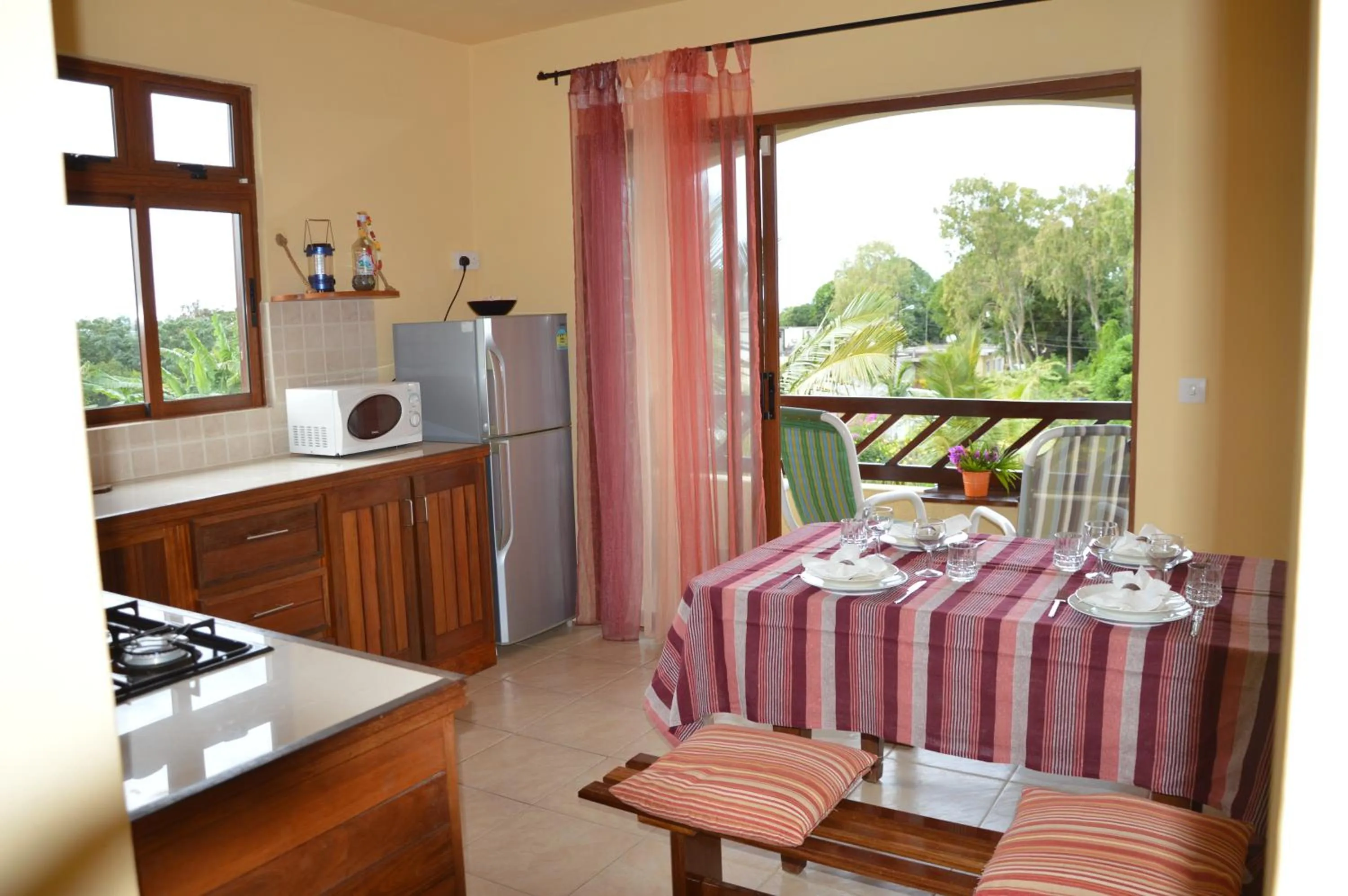 Kitchen or kitchenette in La Maison Soleil
