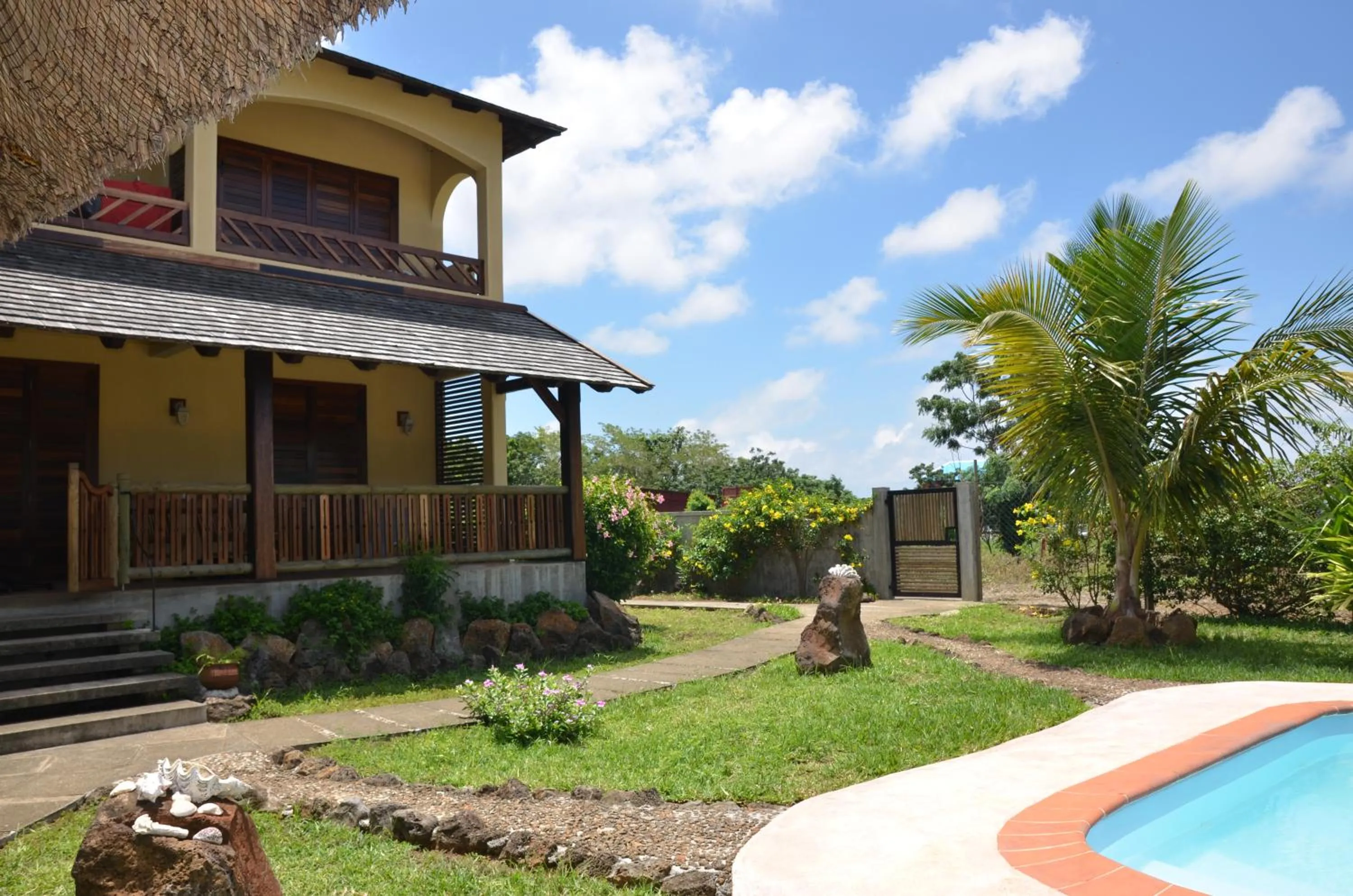 Facade/entrance in La Maison Soleil