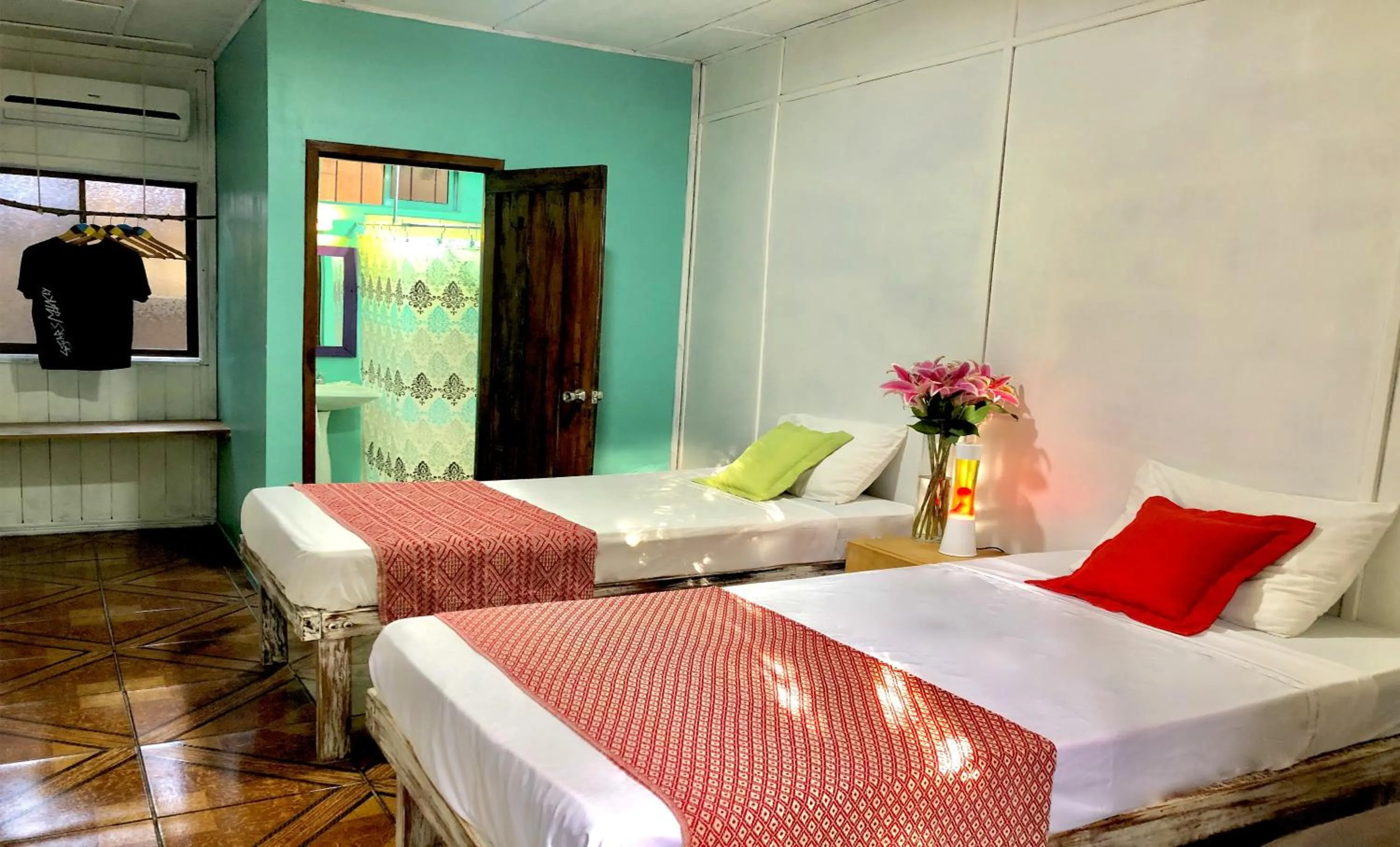 Twin Room in El Reinas by Sugar's Monkey