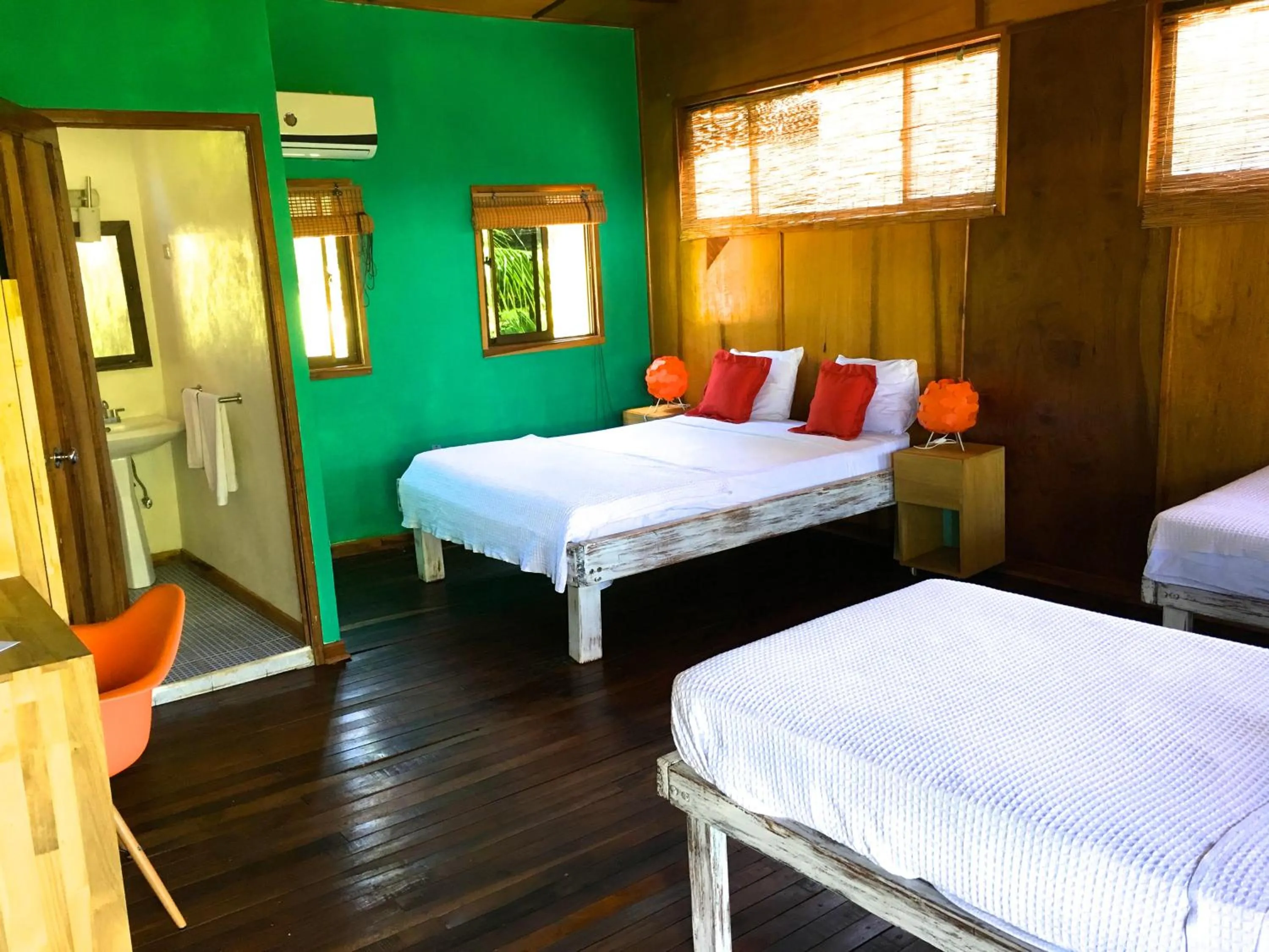 Quadruple Room in El Reinas by Sugar's Monkey