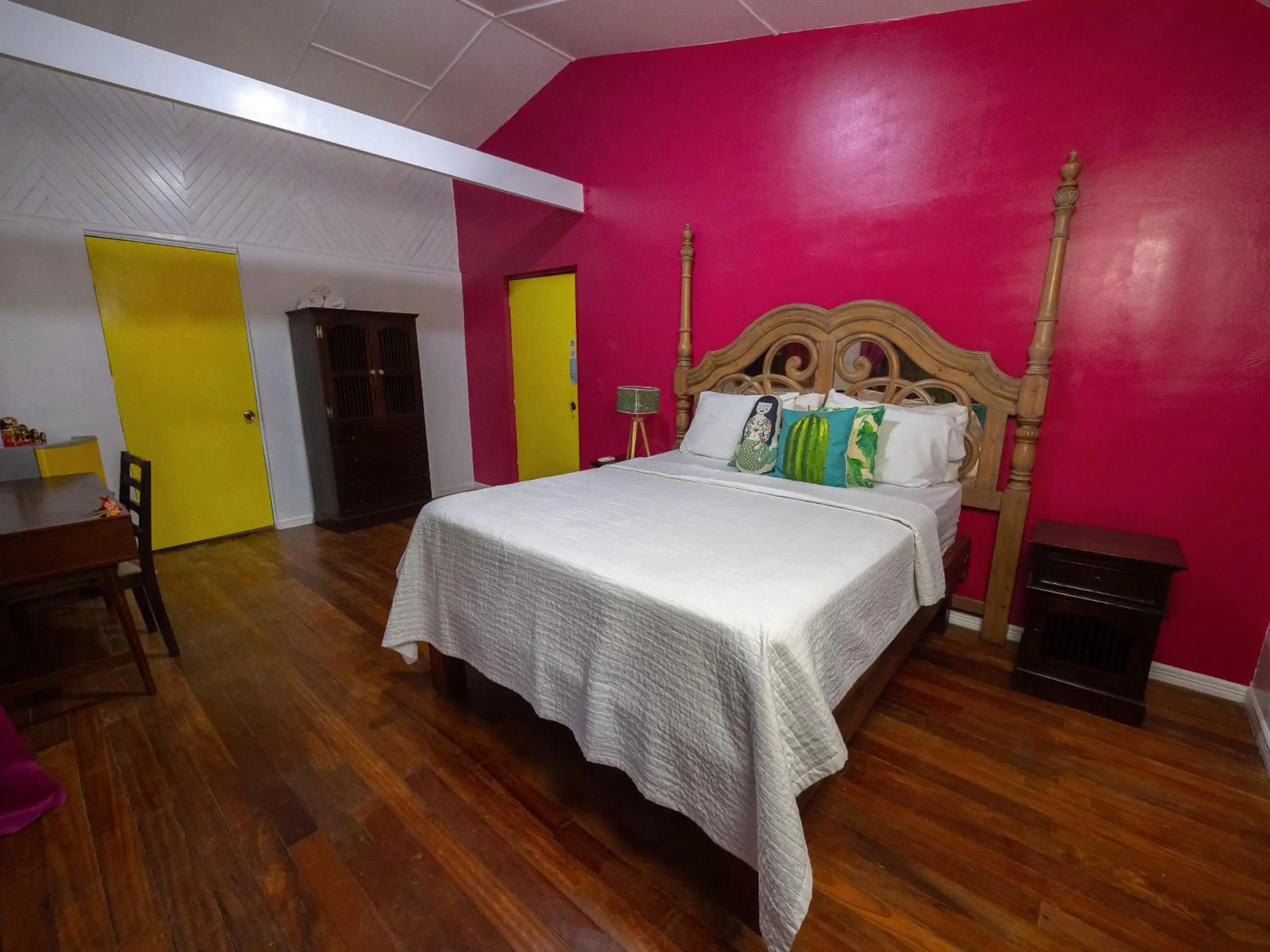 Superior Queen Room in El Reinas by Sugar's Monkey Superior Queen Room in El Reinas by Sugar's Monkey