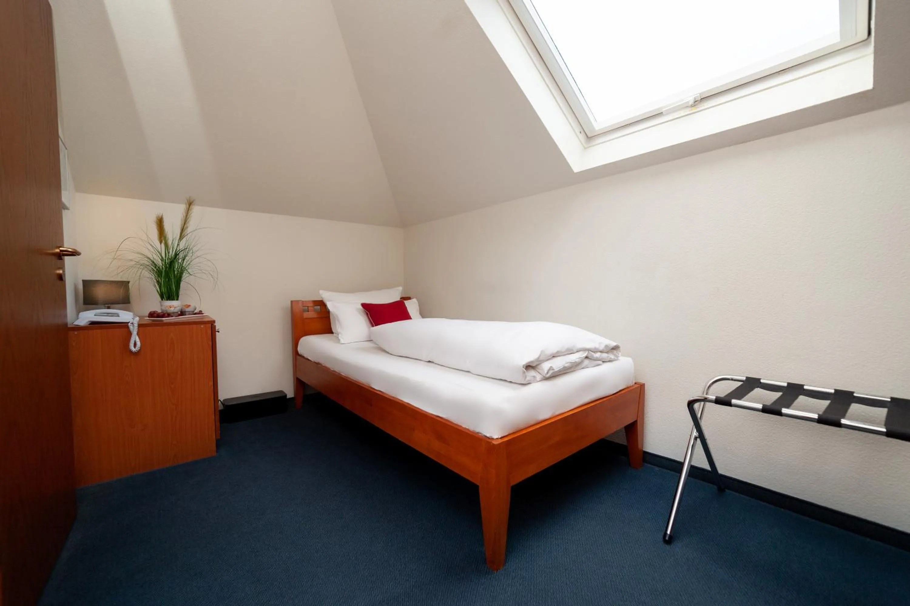 Photo of the whole room, Bed in Hotel Omega