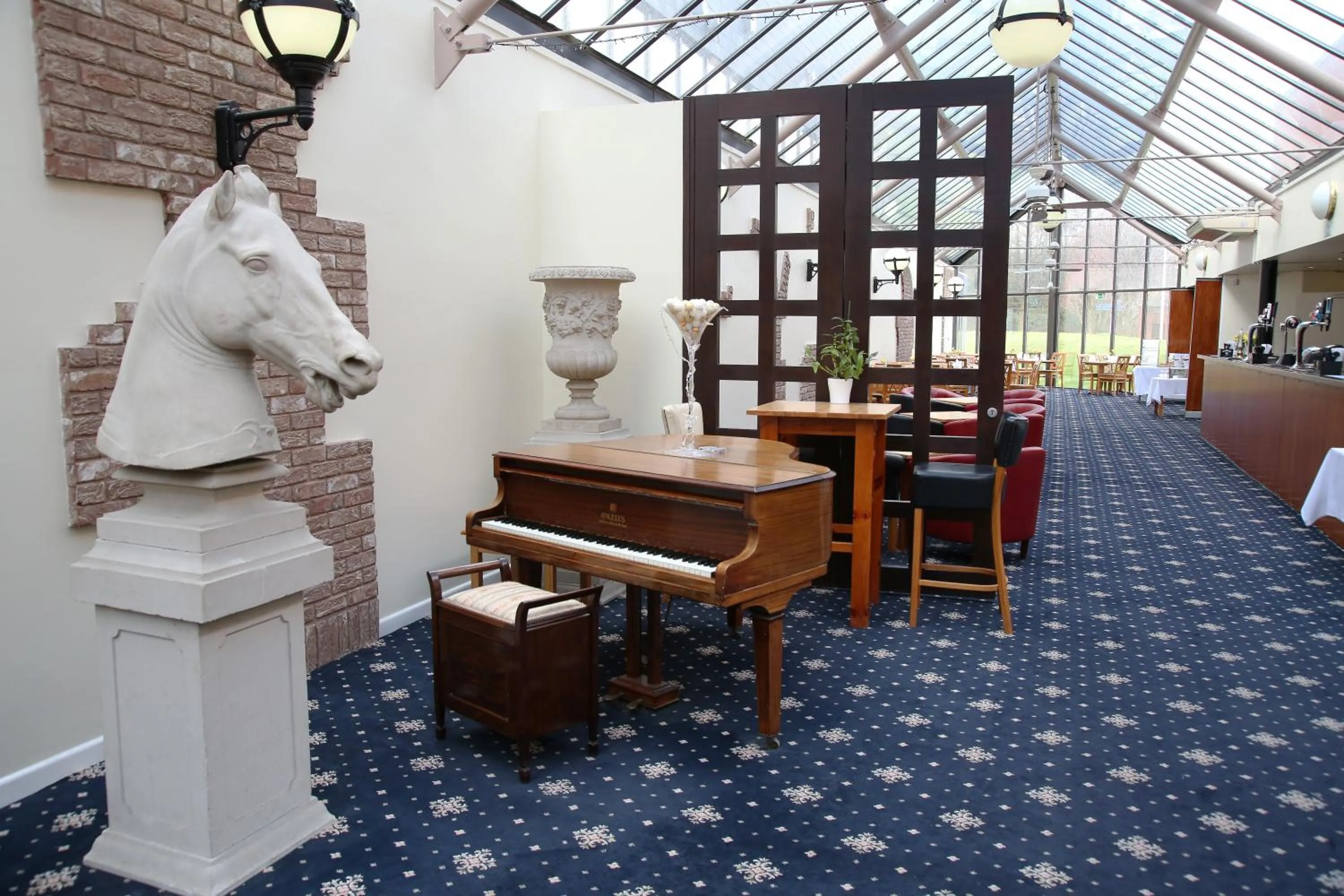 Lounge or bar in Hermitage Park Hotel