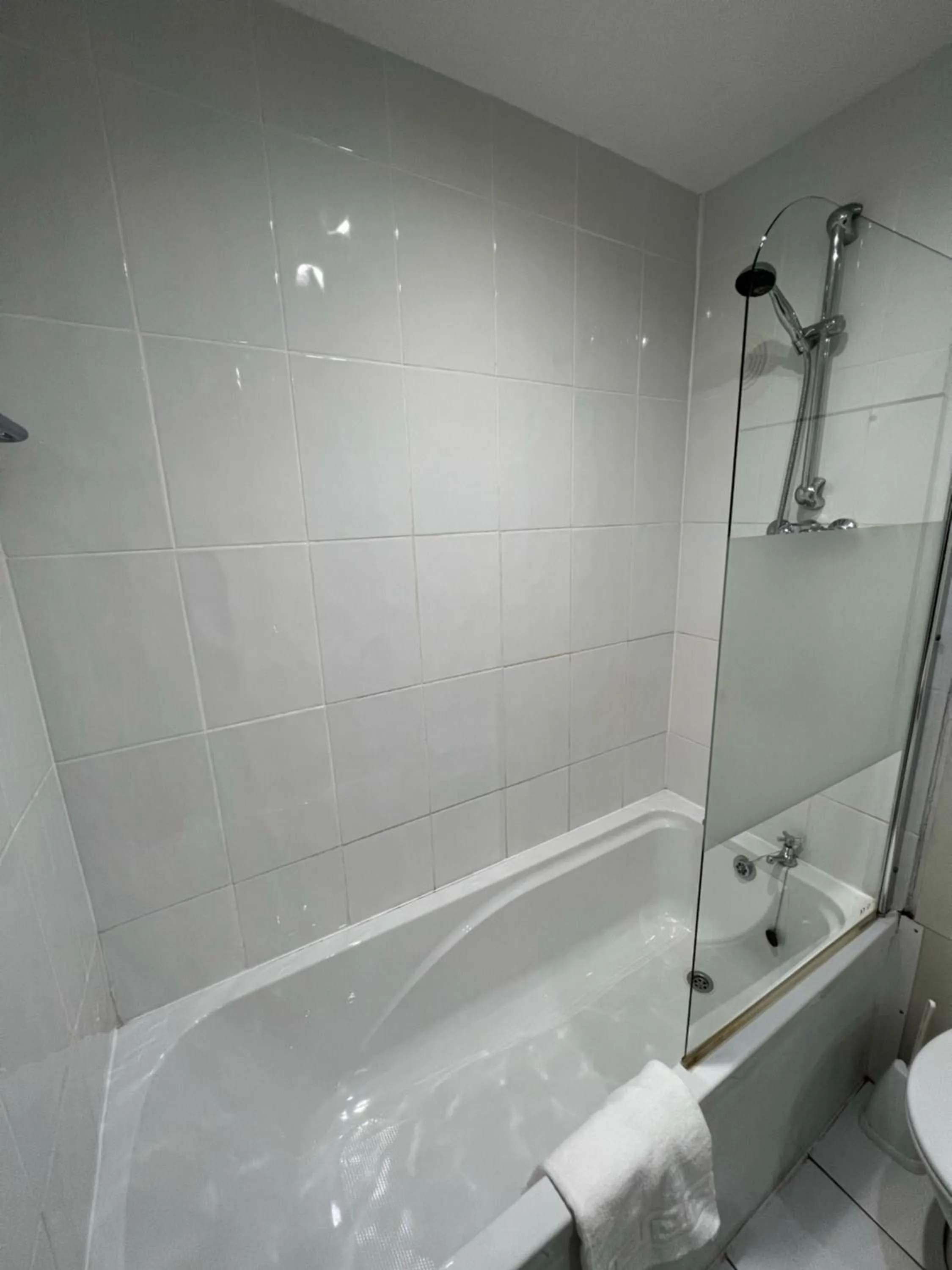 Bathroom in Hermitage Park Hotel