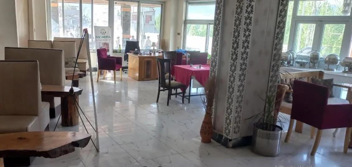 Restaurant/places to eat in Mount View Hotel Skardu