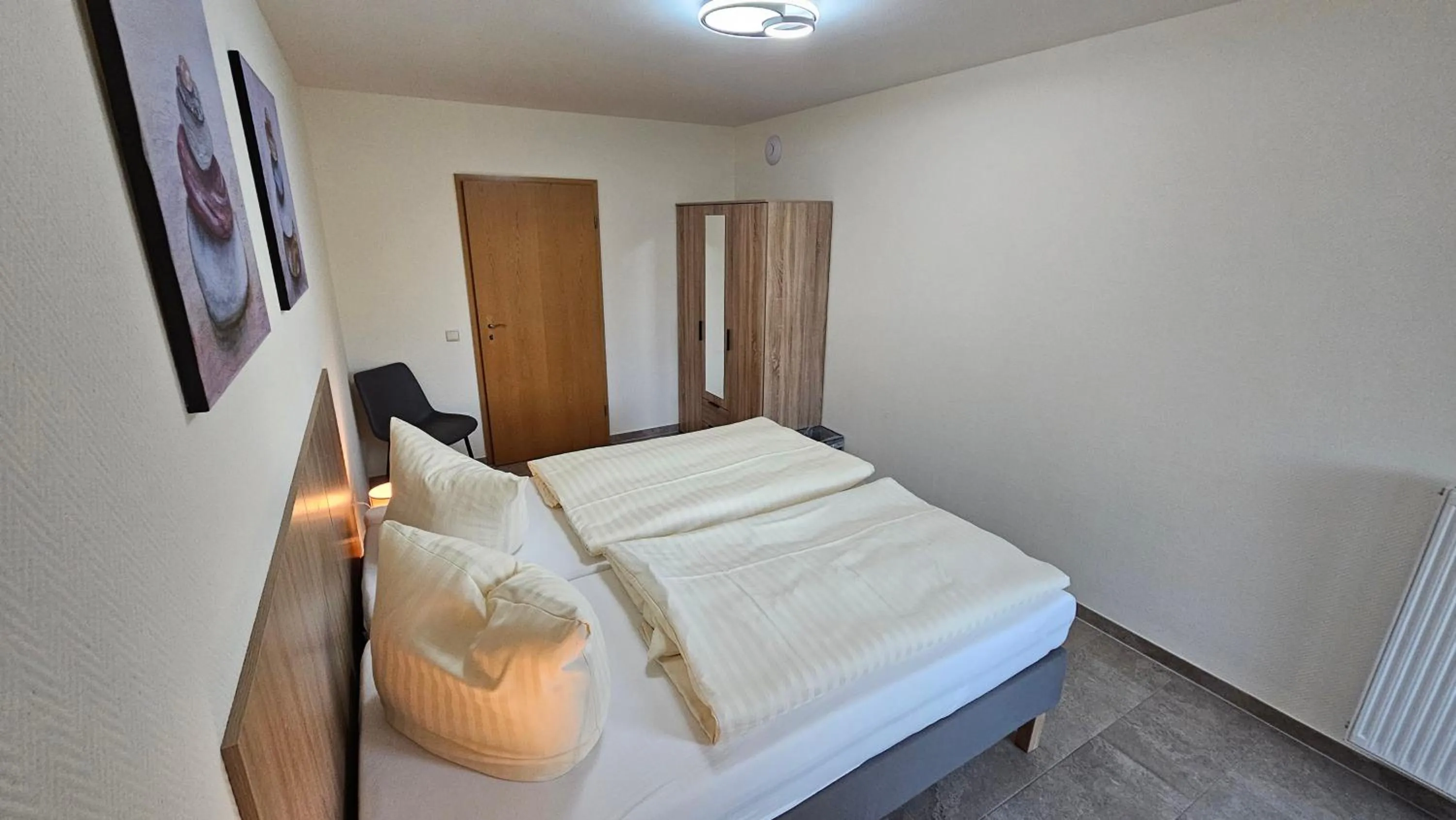 Bed in Gästehaus Grunewald Bed & Breakfast