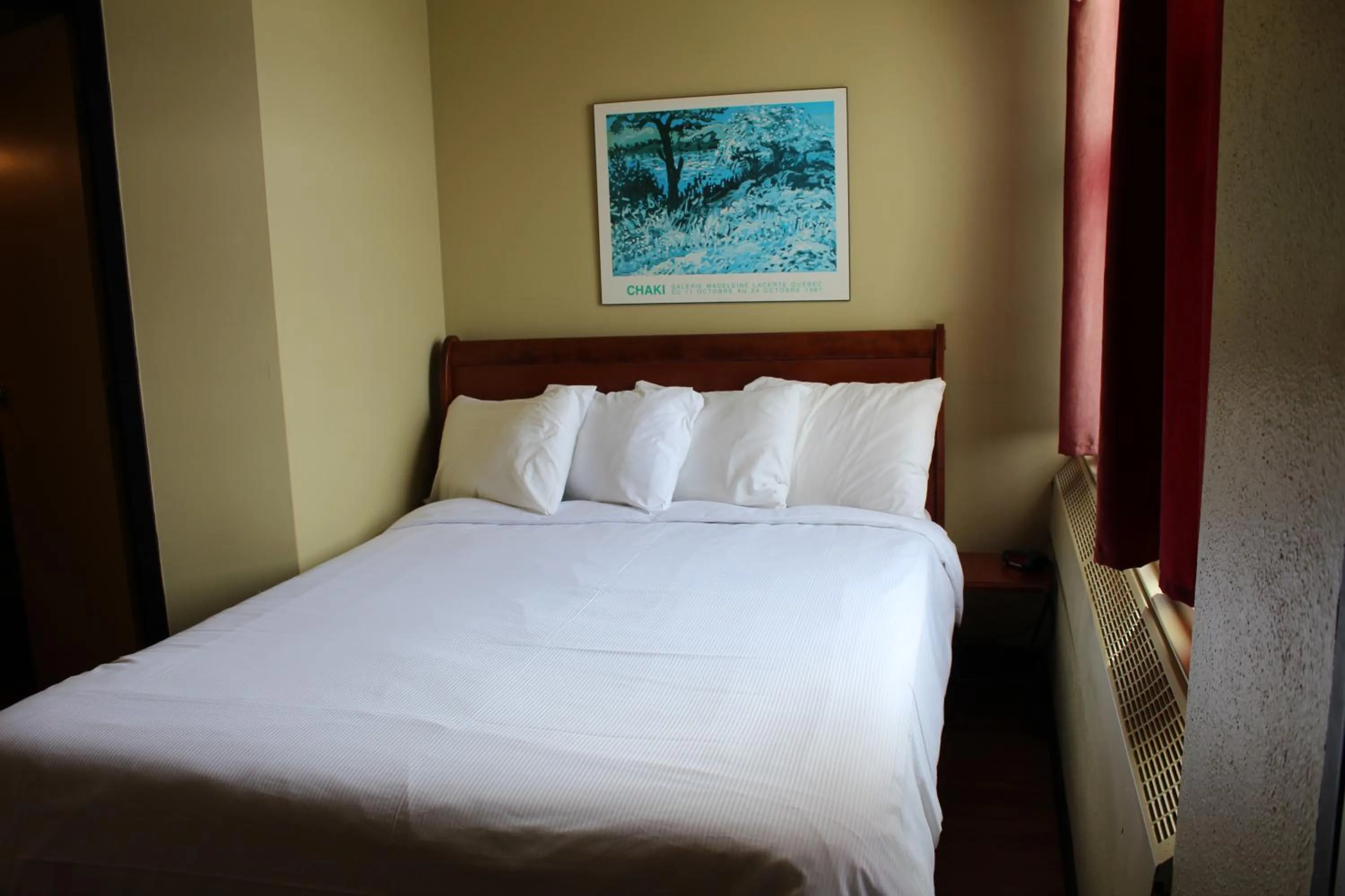 Photo of the whole room, Bed in Résidences Campus Notre-Dame-de-Foy