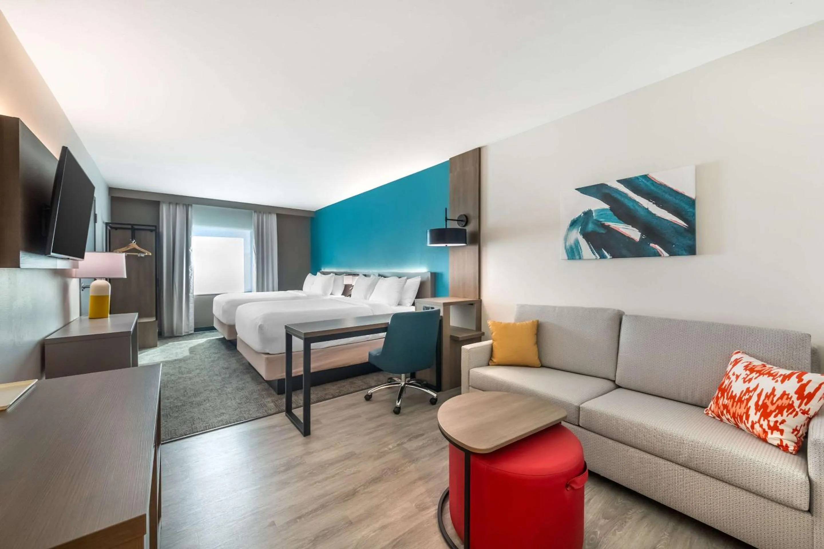 Bedroom in Comfort Suites Fort Myers East I-75