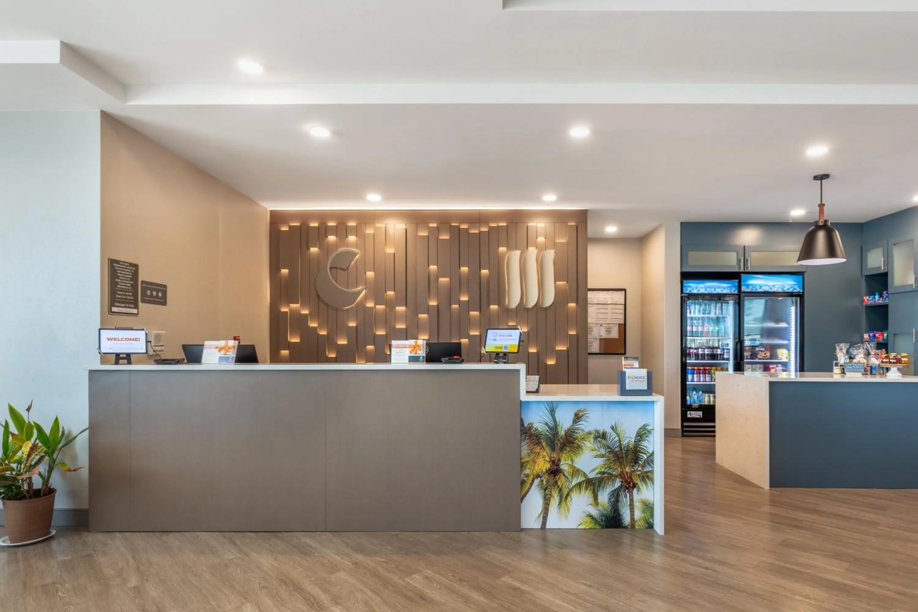 Lobby or reception in Comfort Suites Fort Myers East I-75