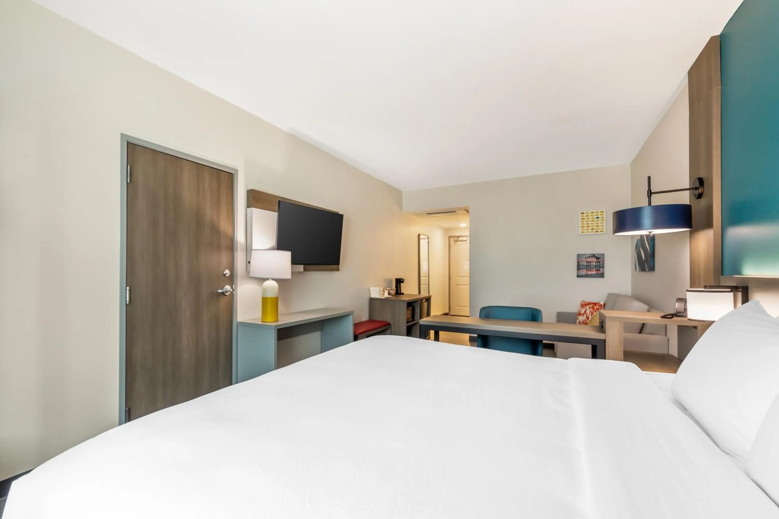 Bed in Comfort Suites Fort Myers East I-75