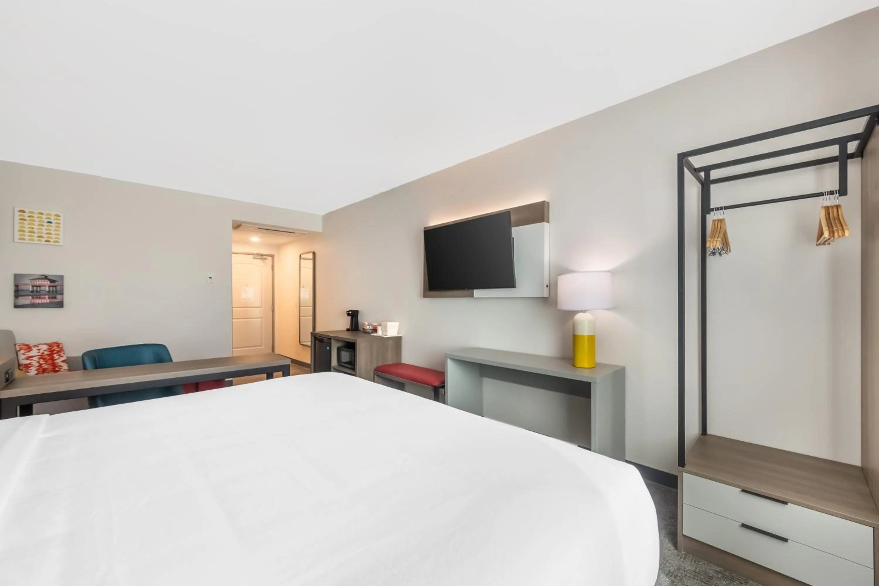 Bed in Comfort Suites Fort Myers East I-75