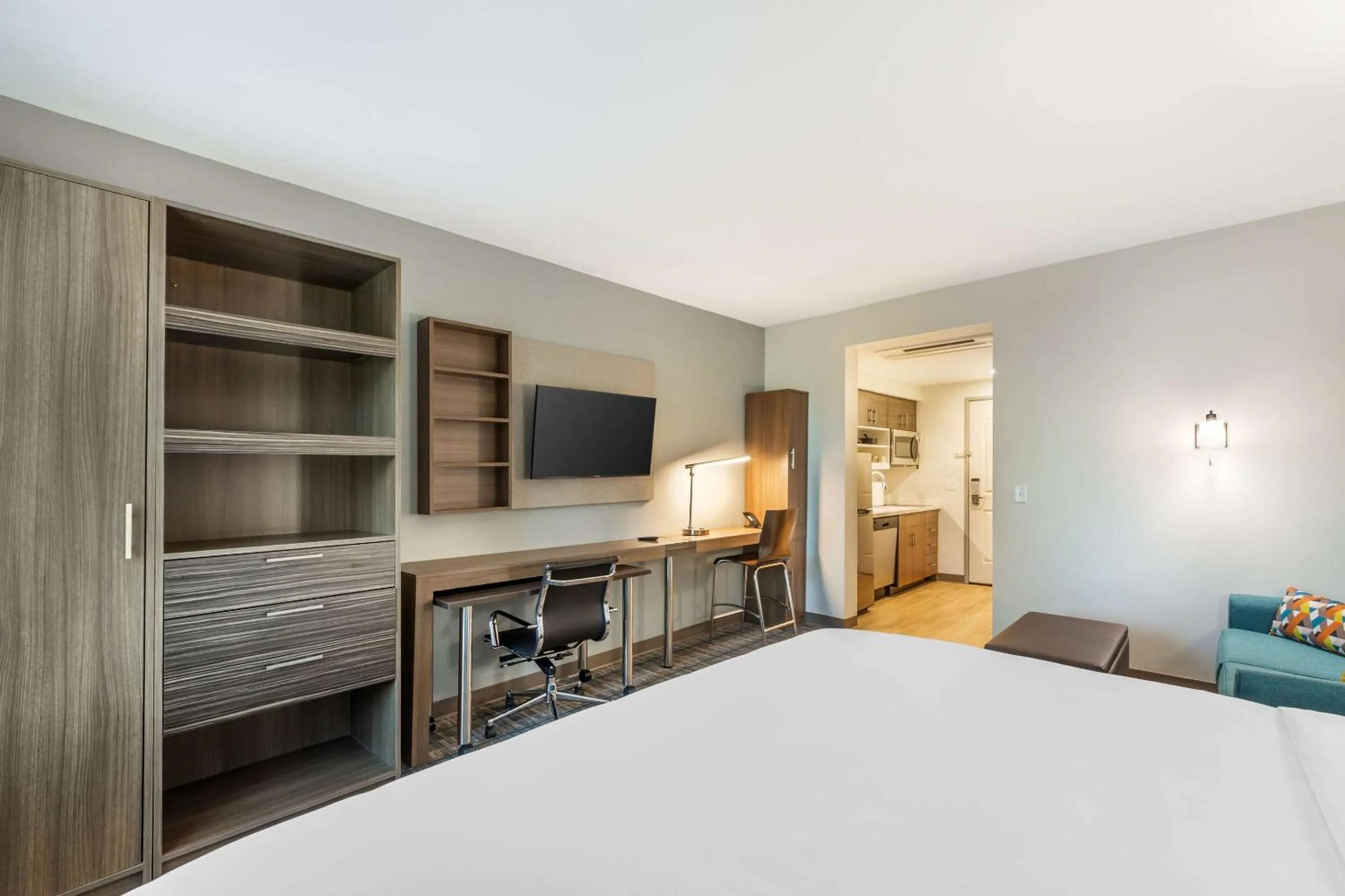 Bedroom, Bed in MainStay Suites Fort Myers East I-75