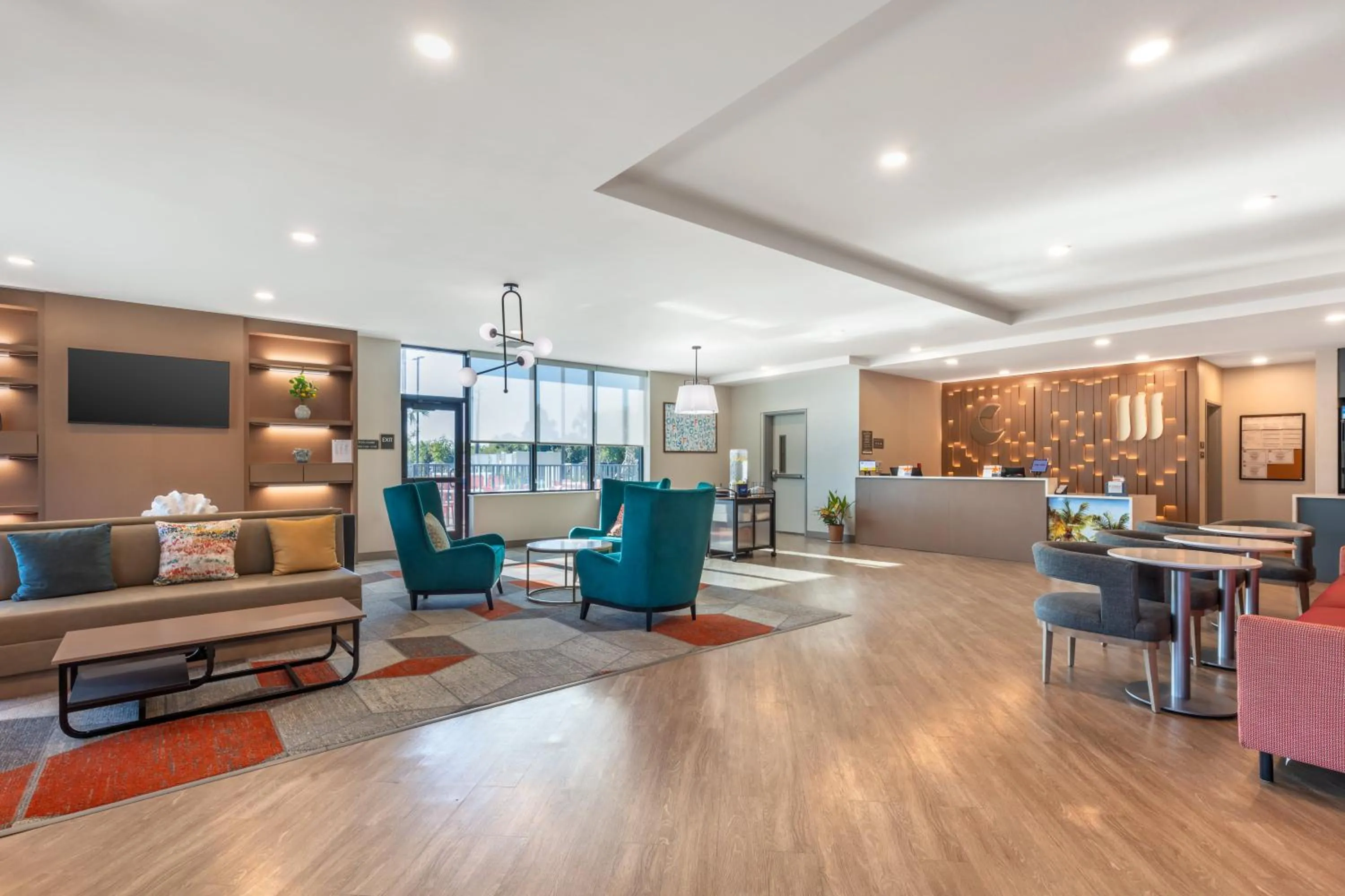 Seating area in MainStay Suites Fort Myers East I-75