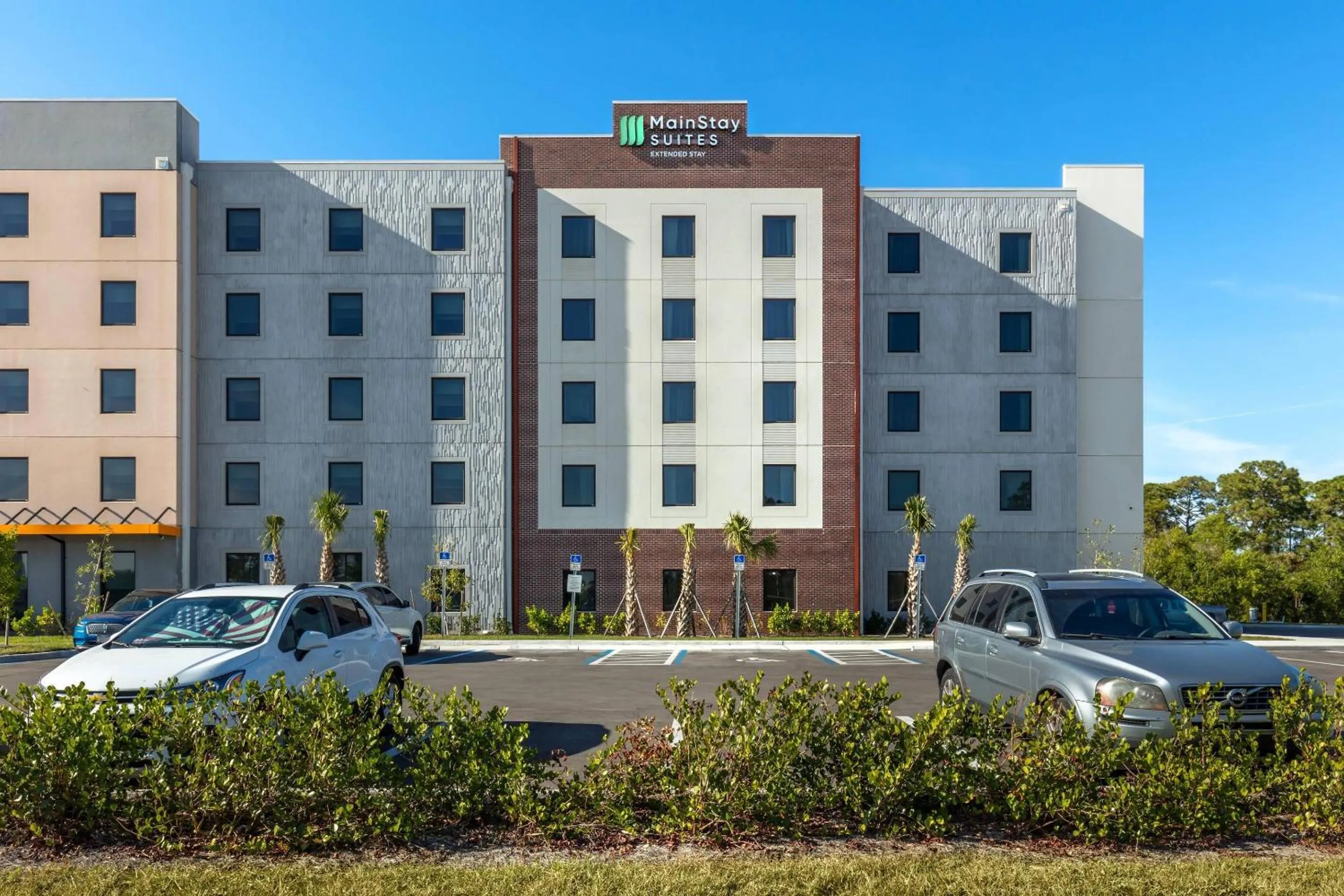Property building in MainStay Suites Fort Myers East I-75