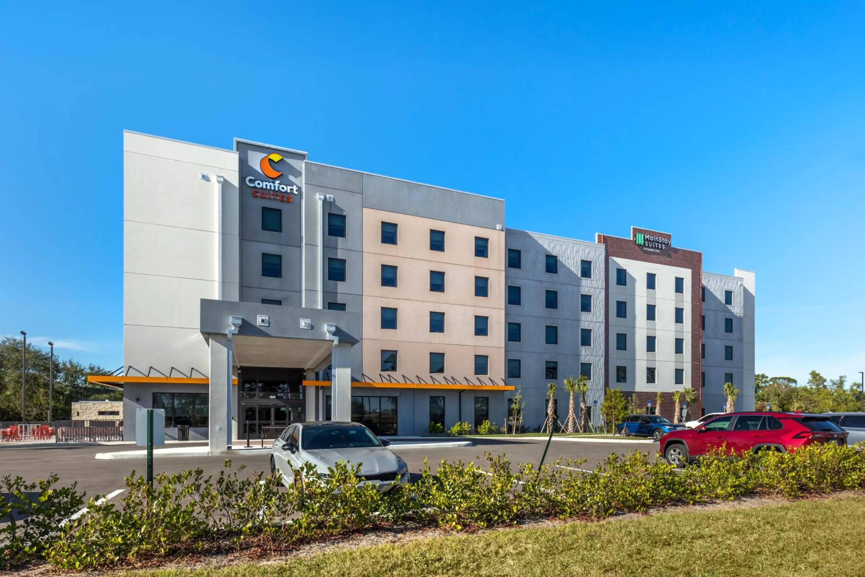 Property building in MainStay Suites Fort Myers East I-75