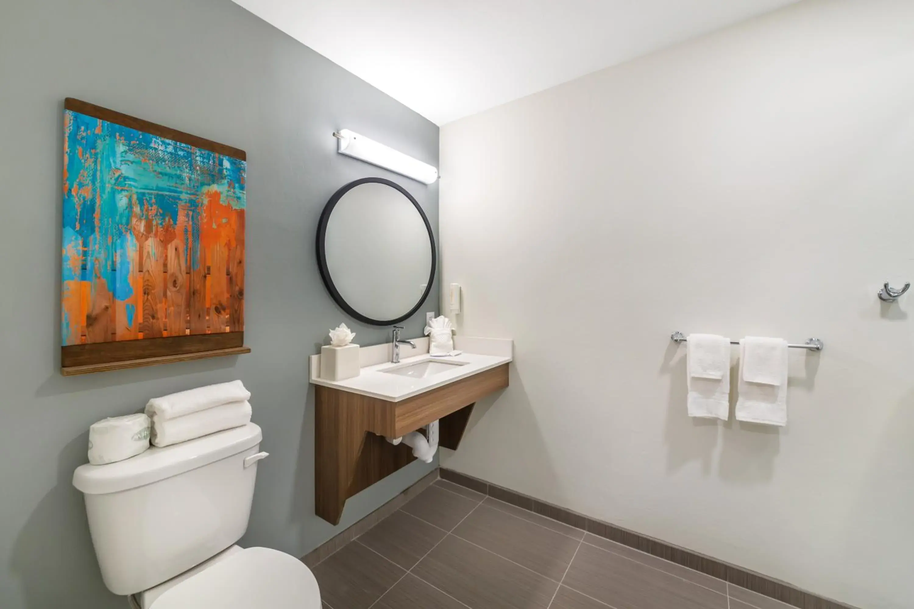 One Bedroom Suite with Sofa bed - Roll-In Shower - Disability Access/Non Smoking in MainStay Suites Fort Myers East I-75 One Bedroom Suite with Sofa bed - Roll-In Shower - Disability Access/Non Smoking in MainStay Suites Fort Myers East I-75