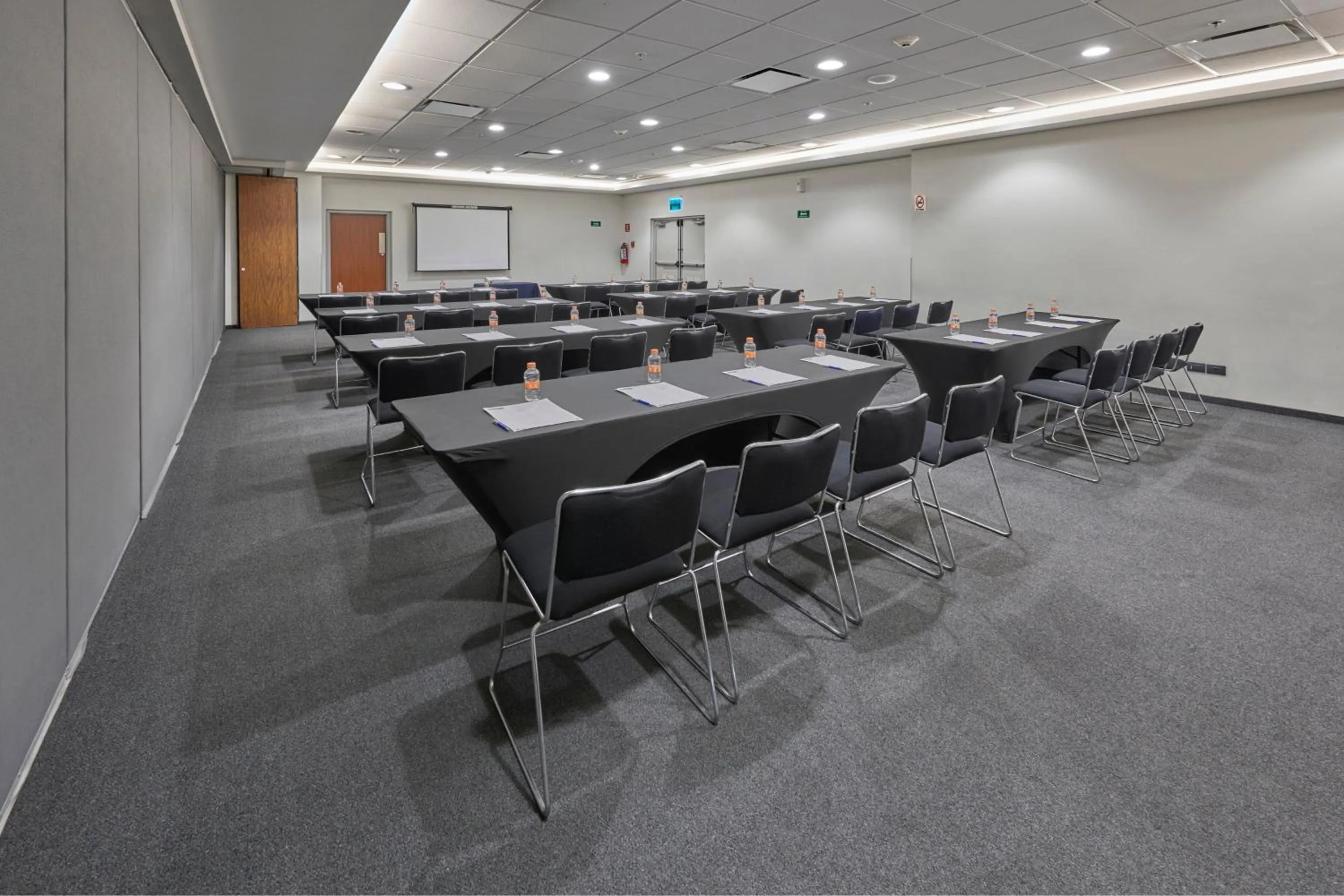 Meeting/conference room in City Express by Marriott Matamoros