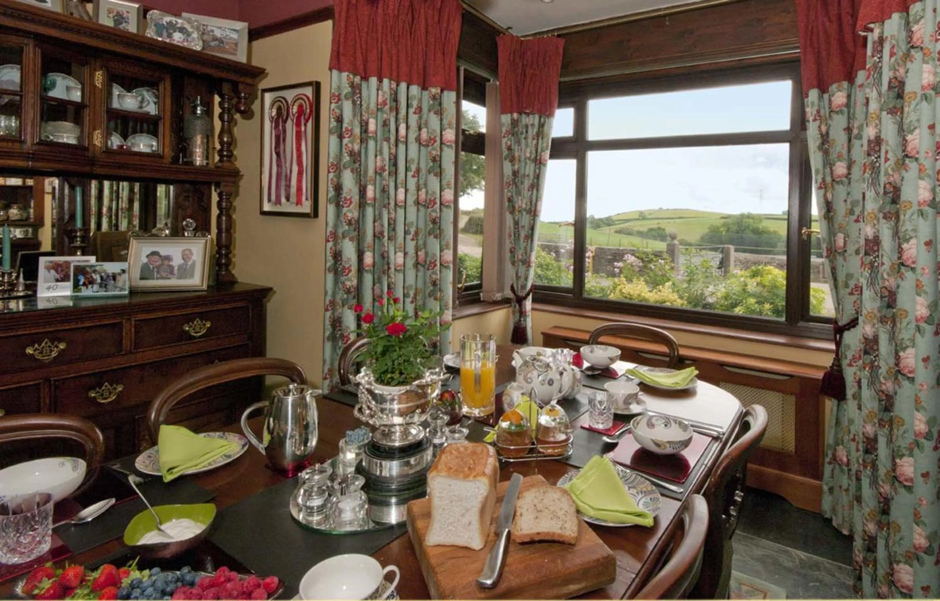 Dining area in Tregondale Manor Farm