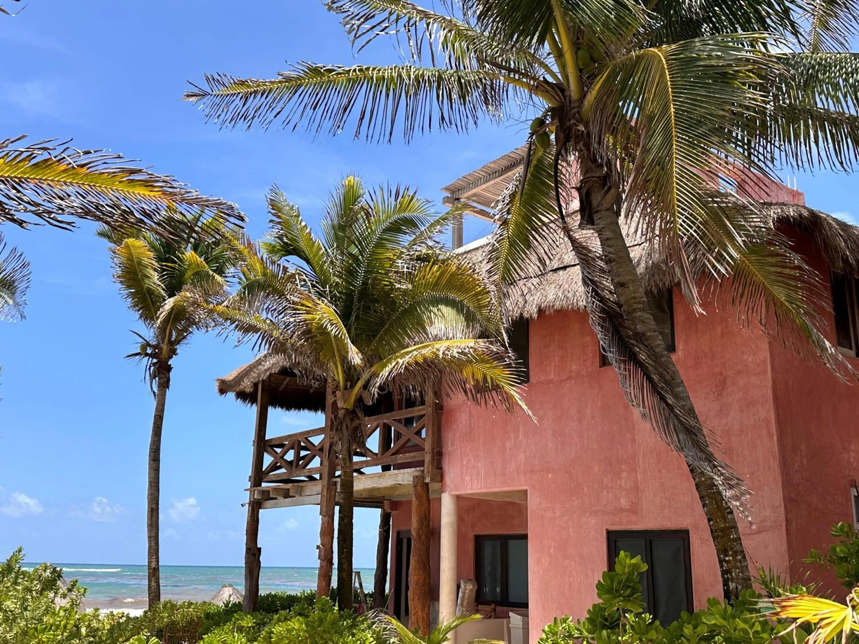 Property building in La Conchita Tulum