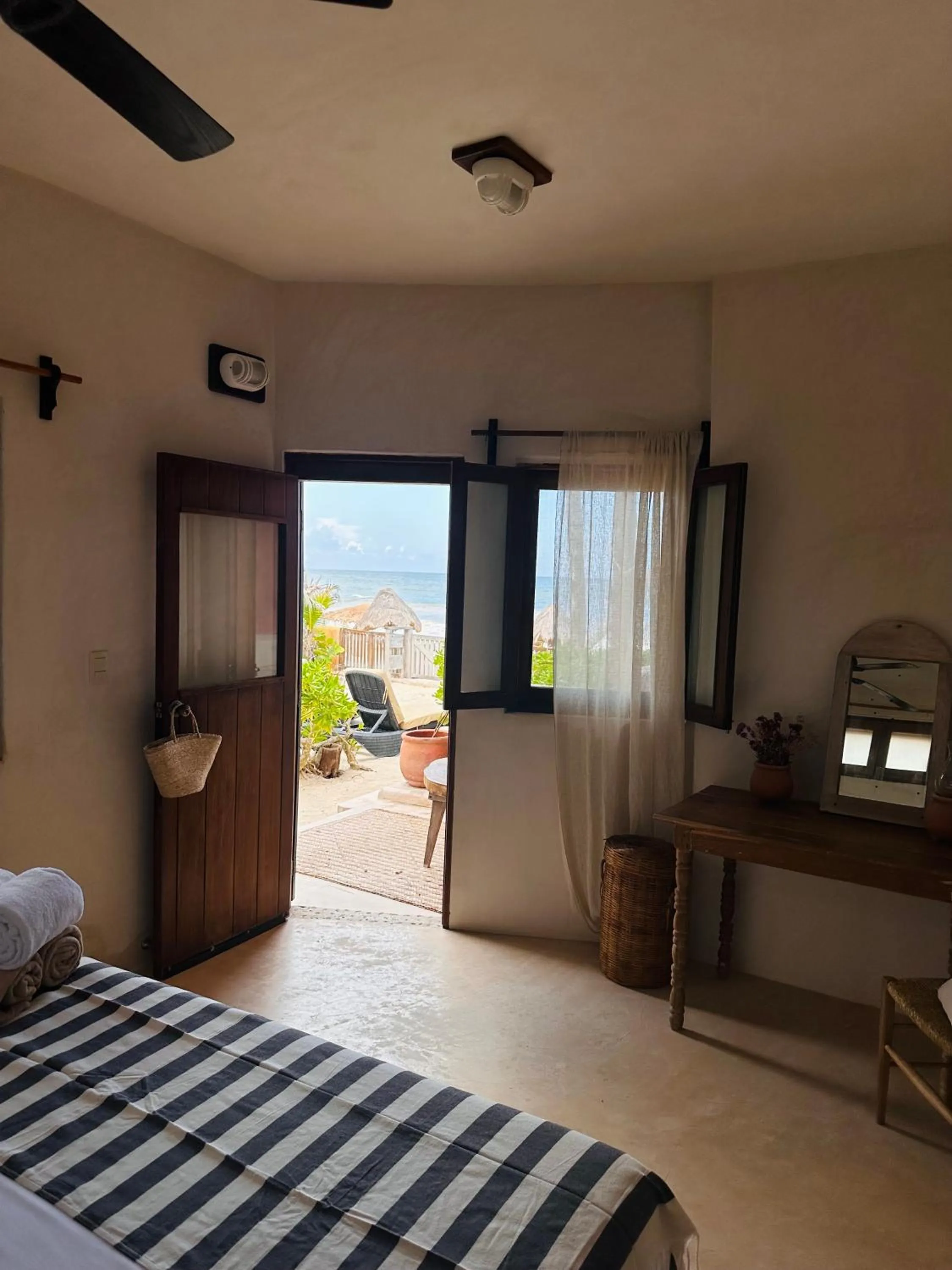 Bed in La Conchita Tulum