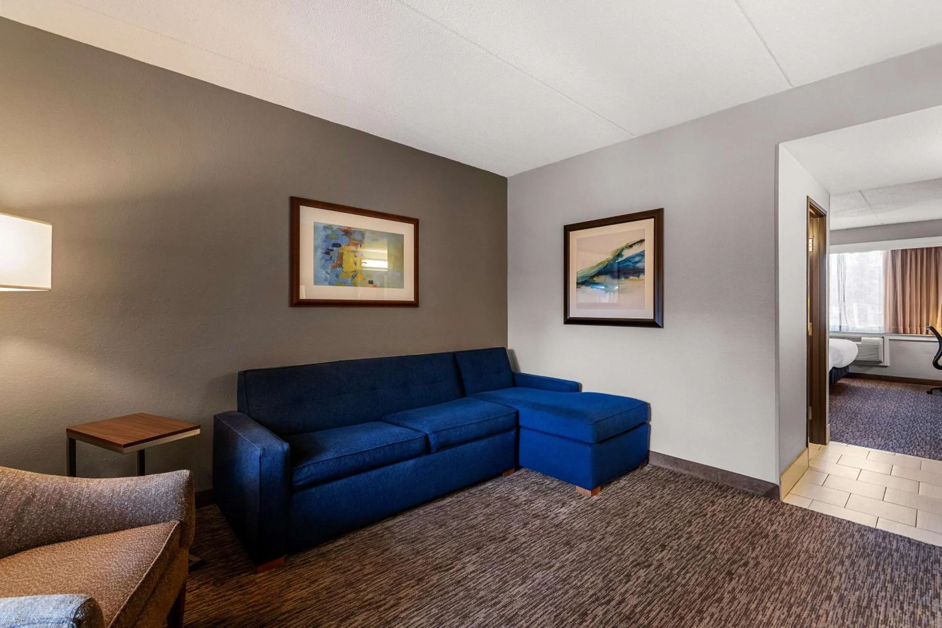 Bedroom in Best Western Bridgeview Hotel