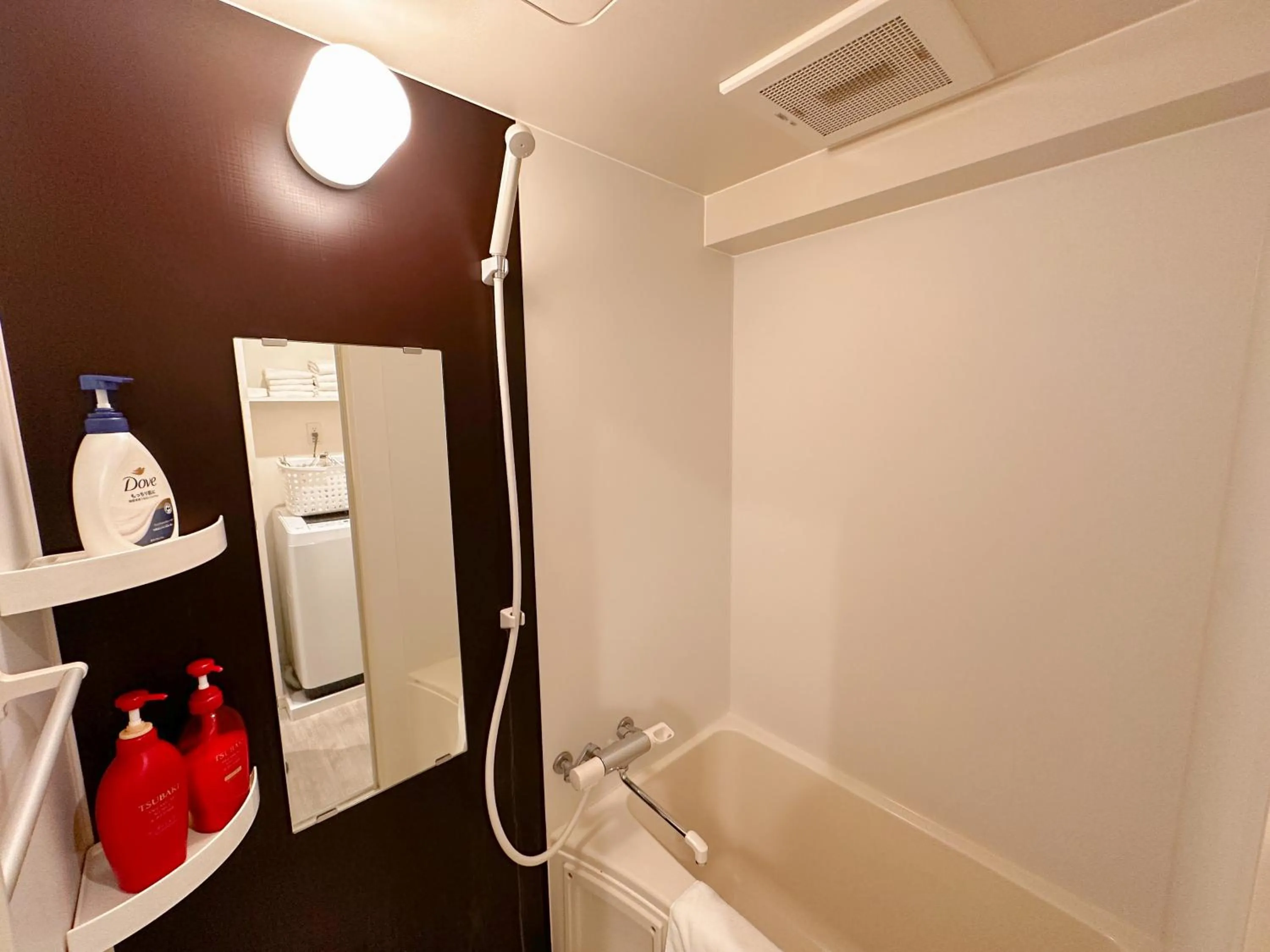 Shower in Legatio HAKATA Station East