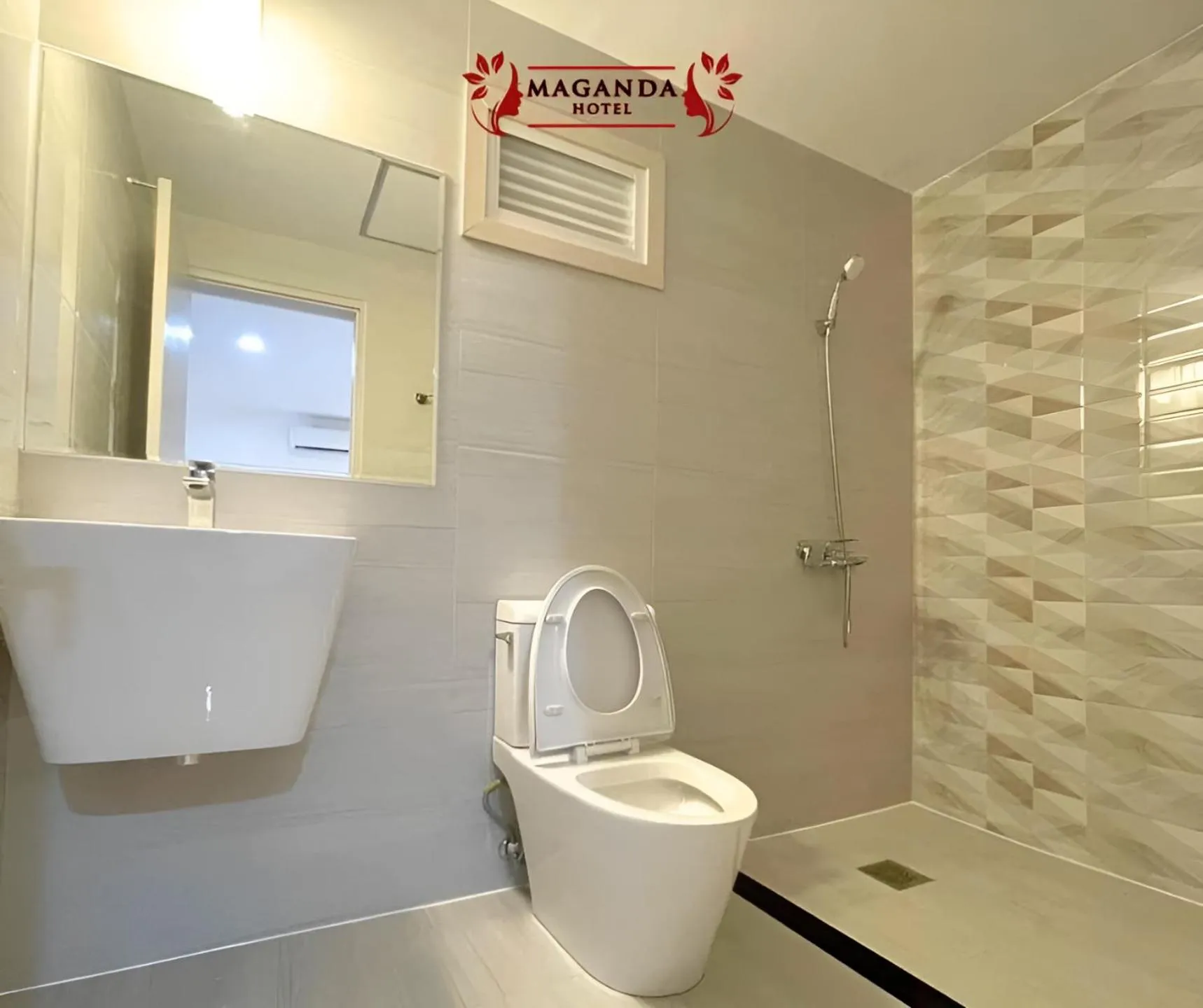 Toilet in Maganda Hotel - San Fernando