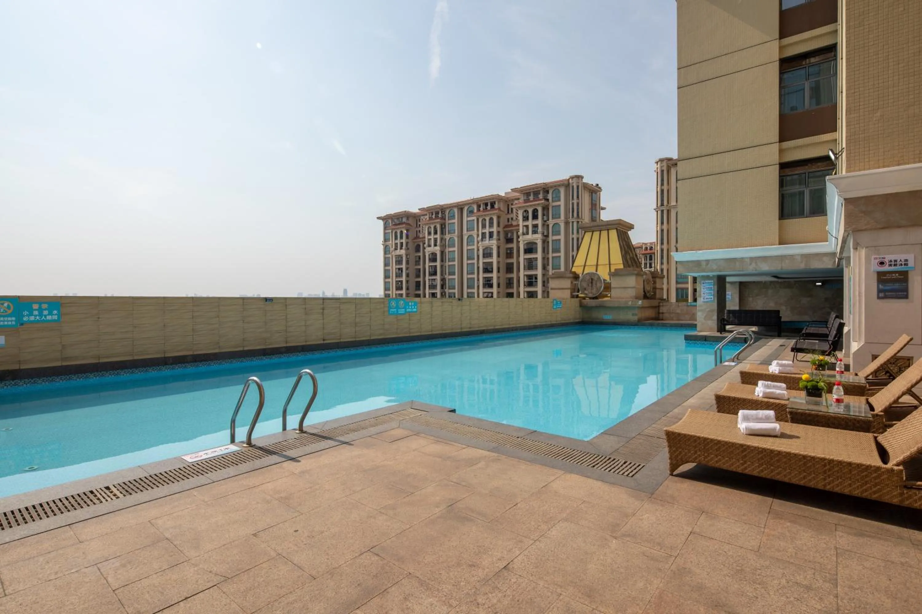 Swimming pool in Wyndham Garden Foshan Nanhai