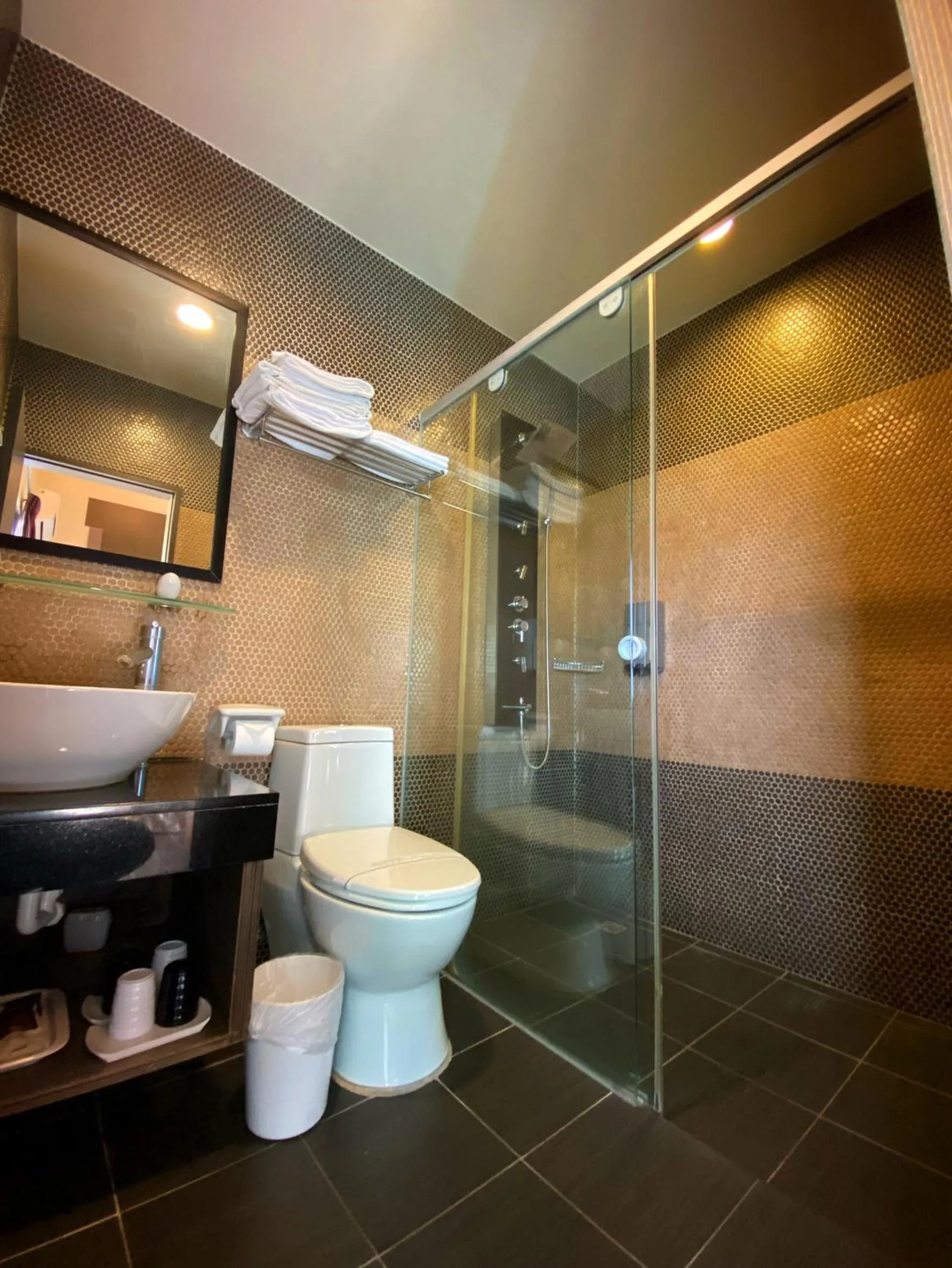 Shower in The Domed Tile B&B