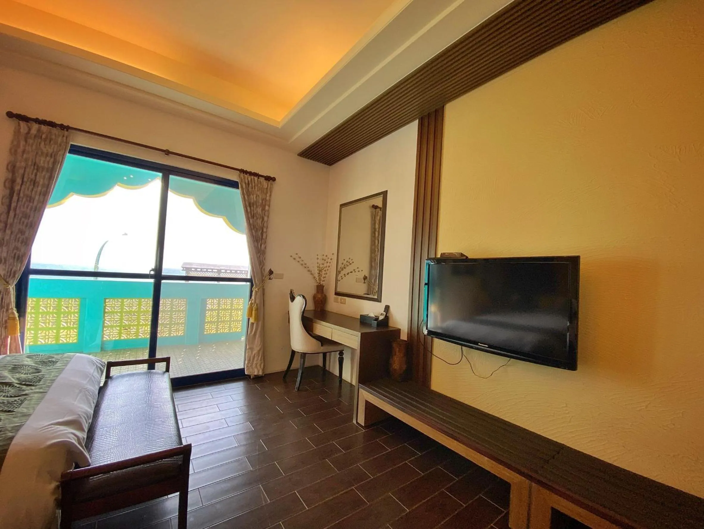 Bed in The Domed Tile B&B