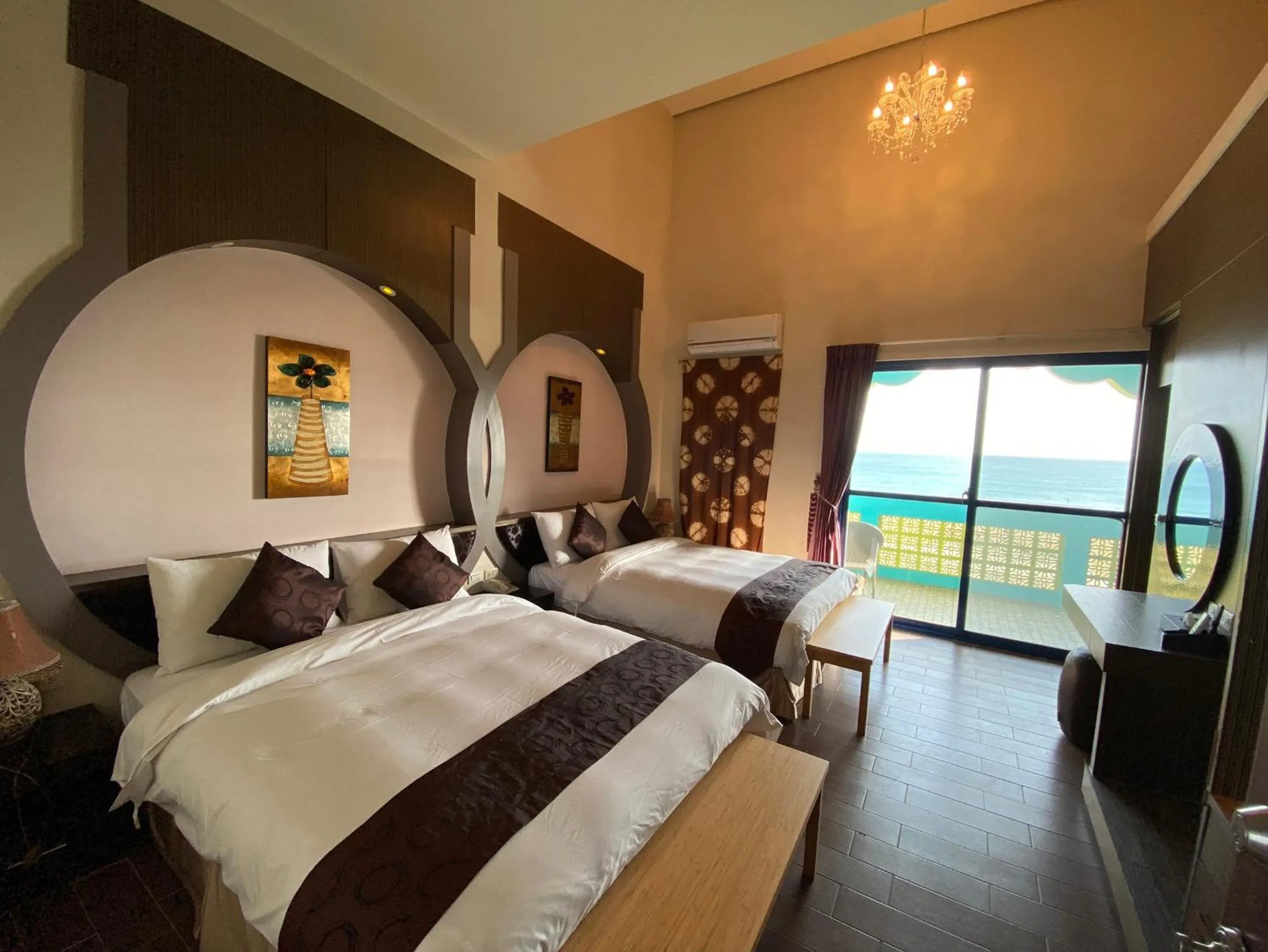 Bed in The Domed Tile B&B